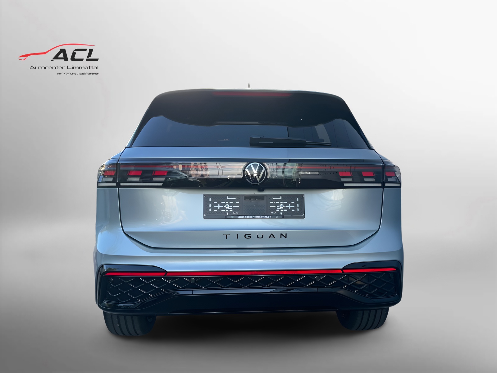 VW Tiguan R-Line UNITED 2.0TSI 204PS 4Motion DSG-image-9
