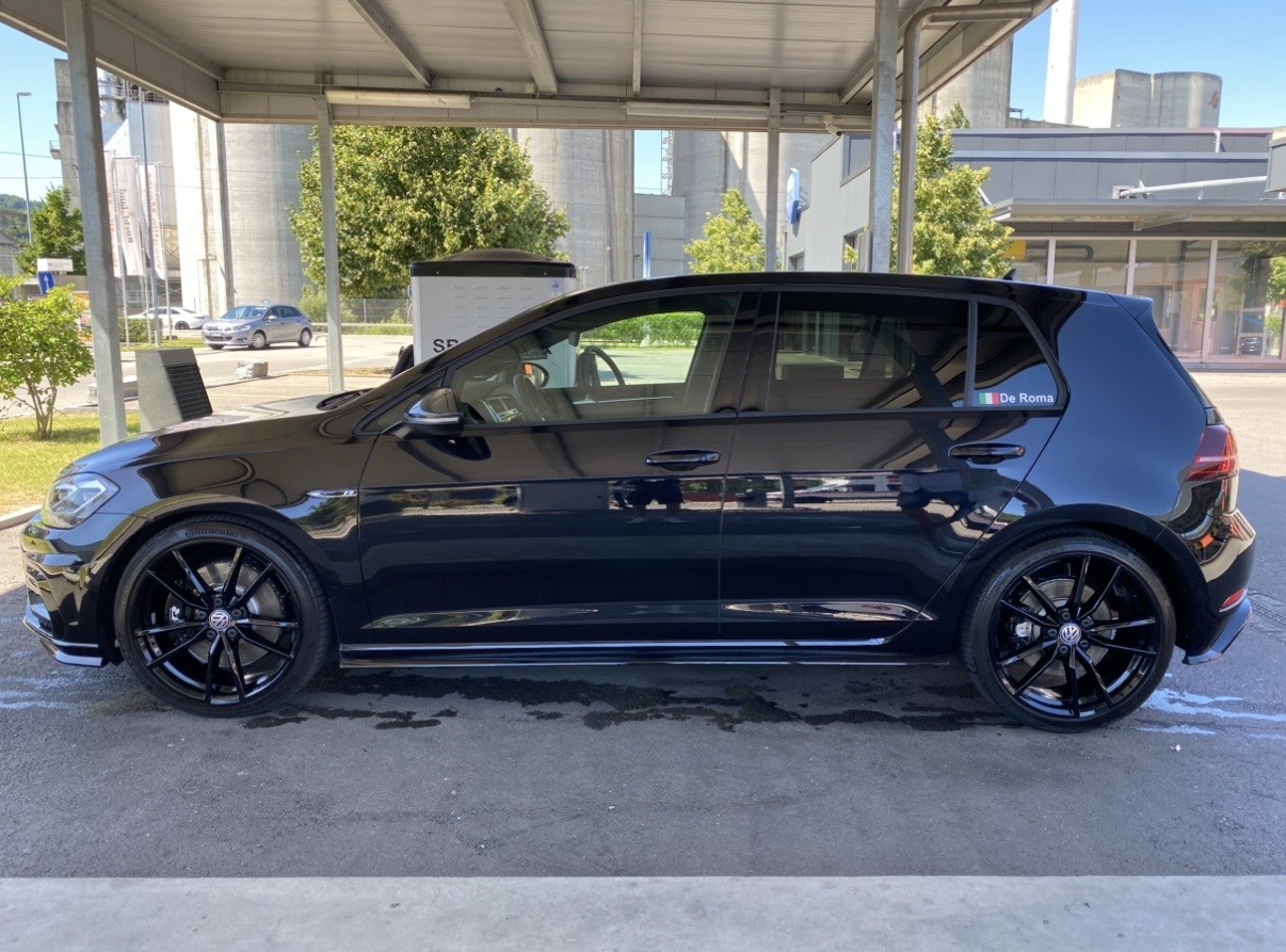 VW Golf 2.0 TSI R 310 DSG 4motion-image-1