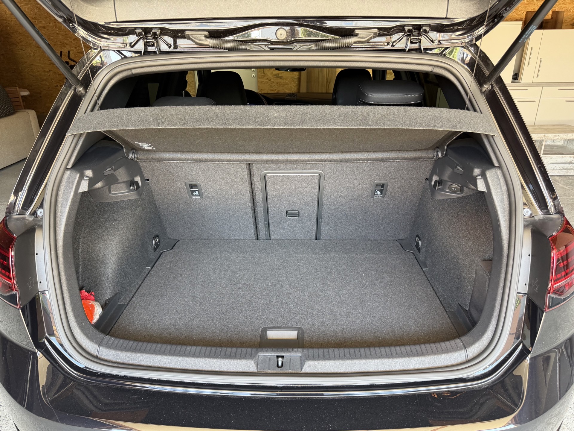 VW Golf 2.0 TSI R 310 DSG 4motion-image-5