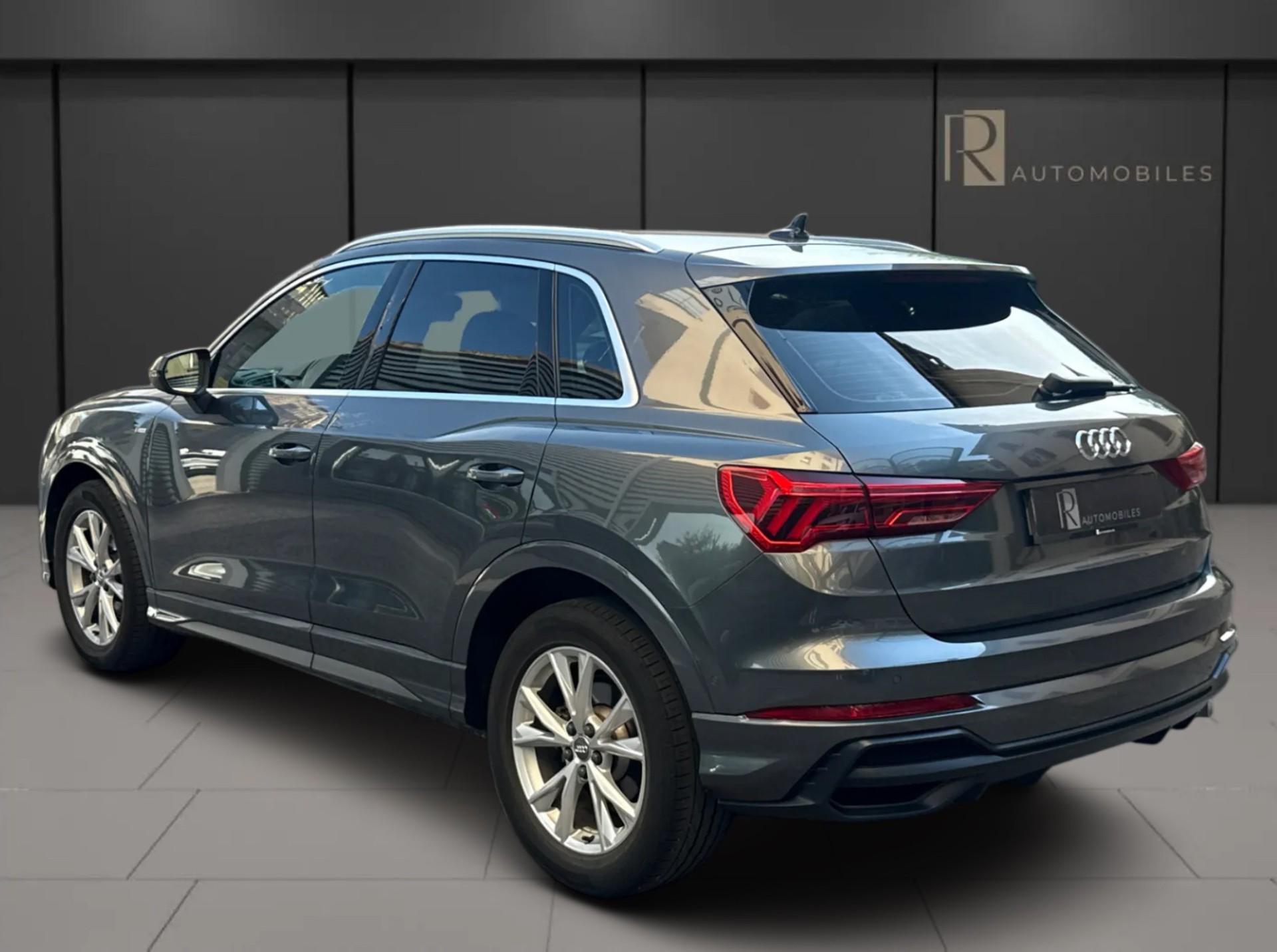 AUDI Q3 35 TFSI S line S-tronic-image-7