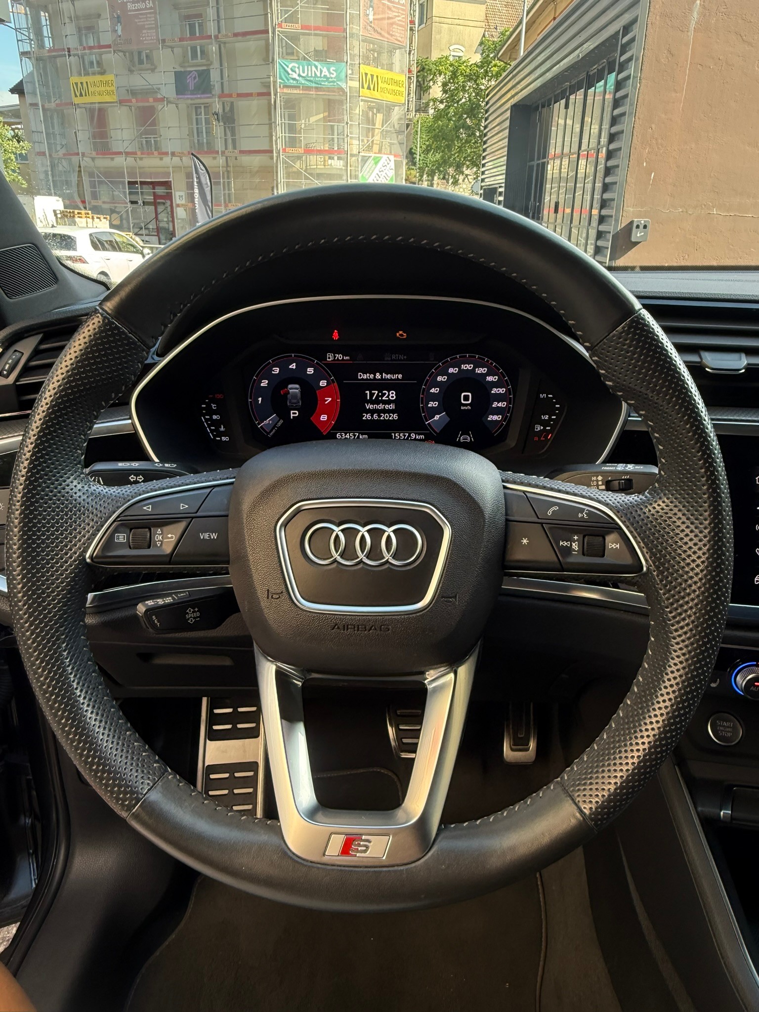 AUDI Q3 35 TFSI S line S-tronic-image-14