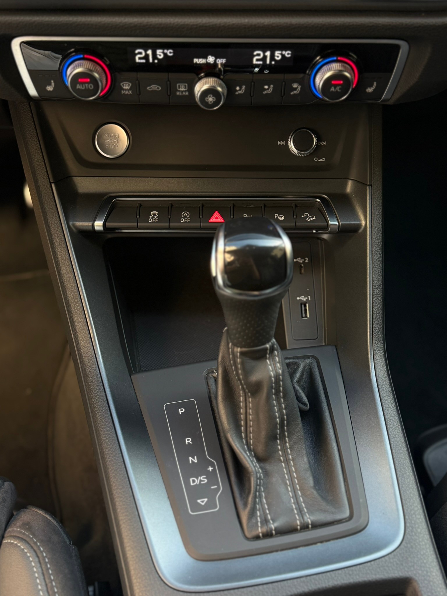 AUDI Q3 35 TFSI S line S-tronic-image-12