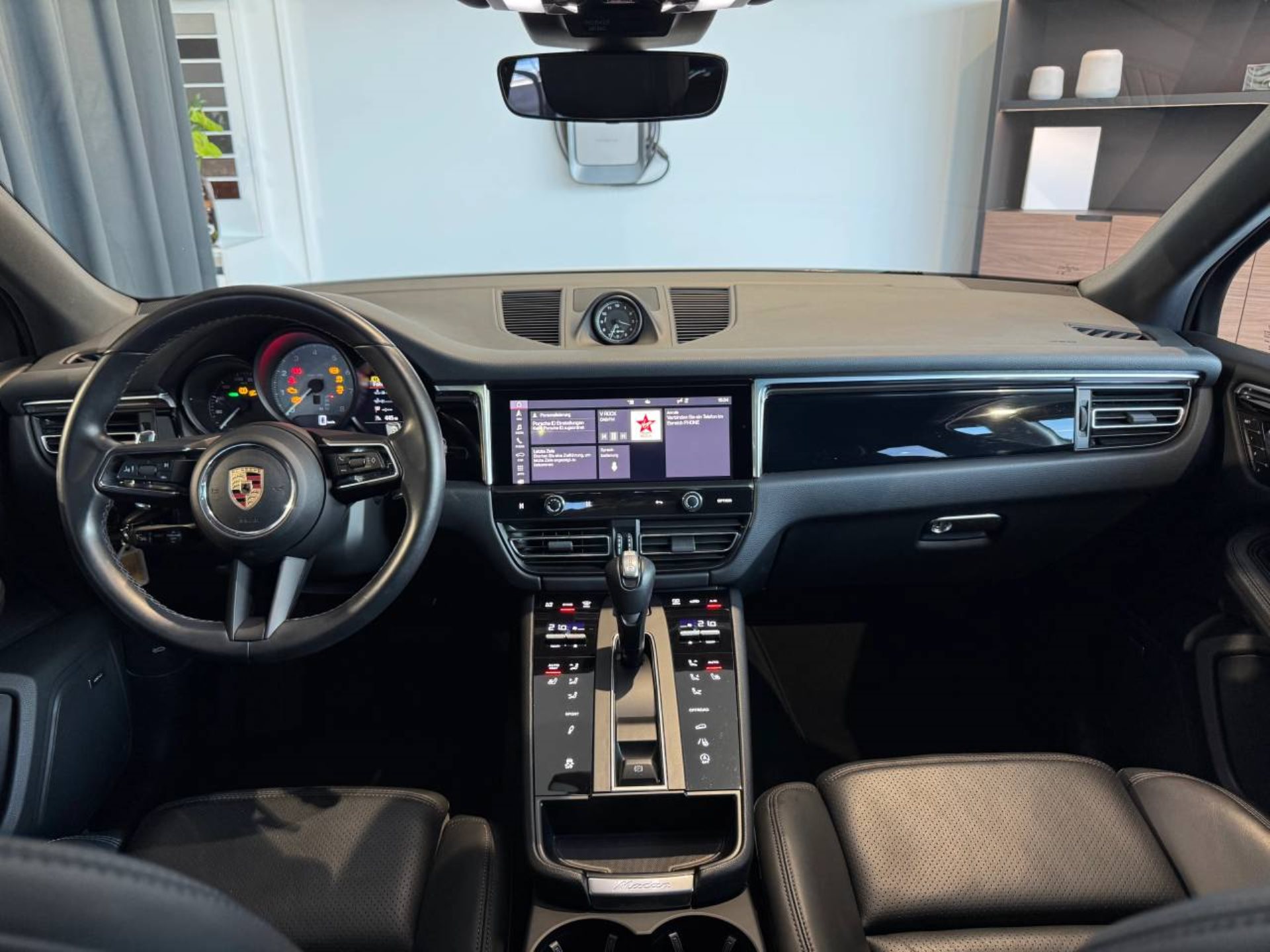 PORSCHE Macan S-image-16