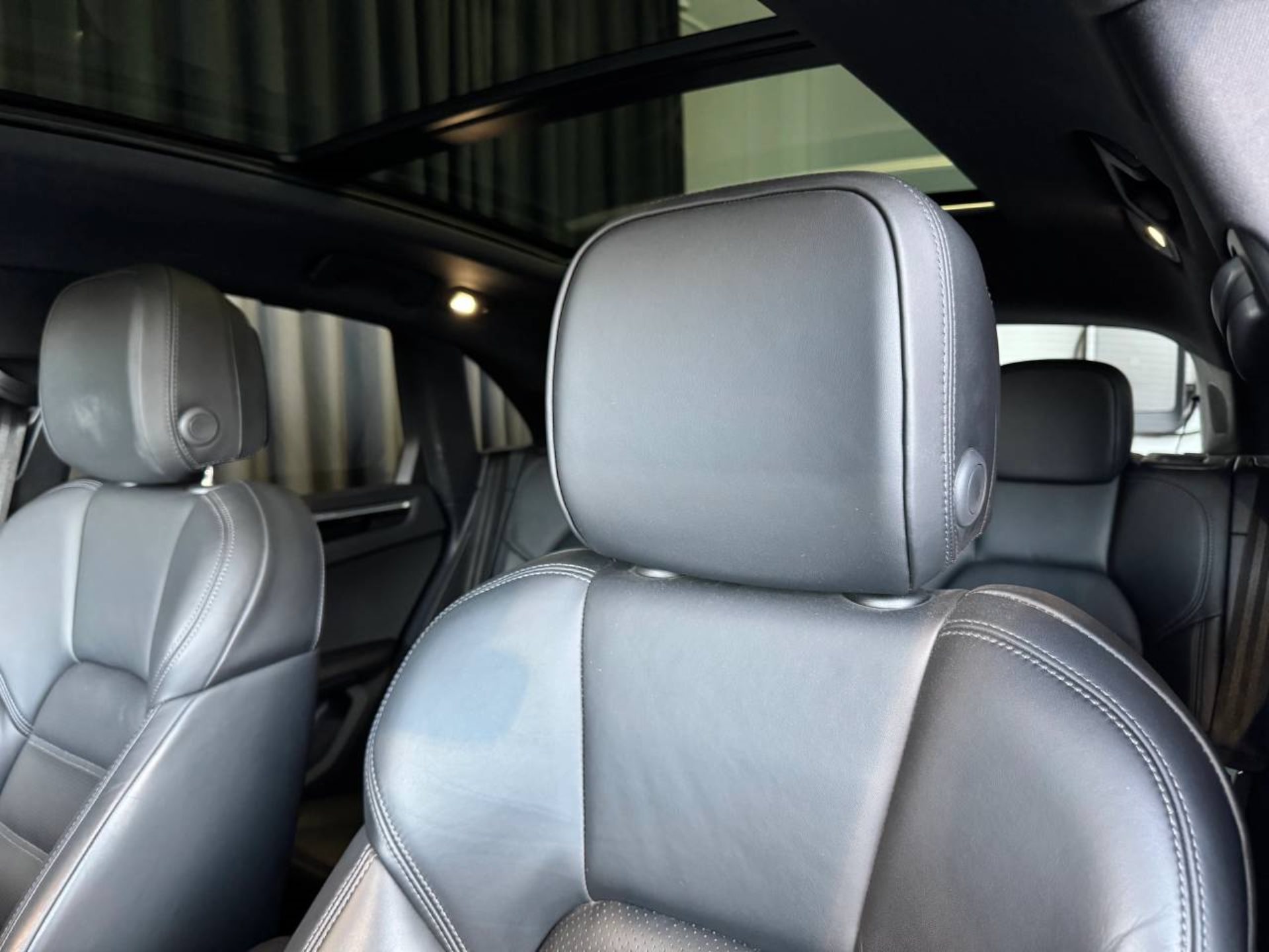 PORSCHE Macan S-image-20