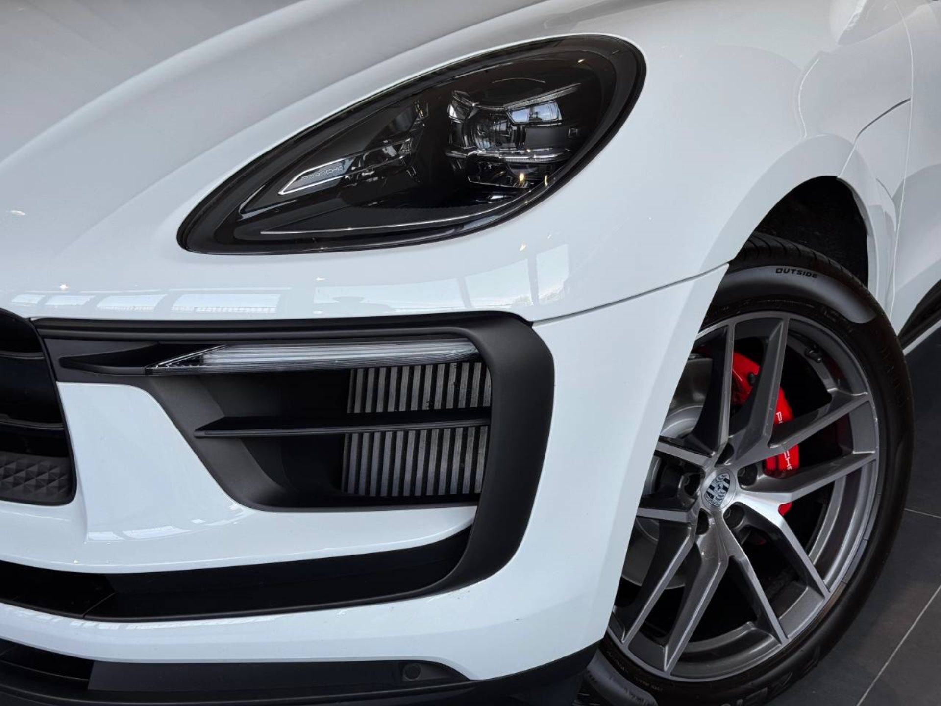 PORSCHE Macan S-image-29