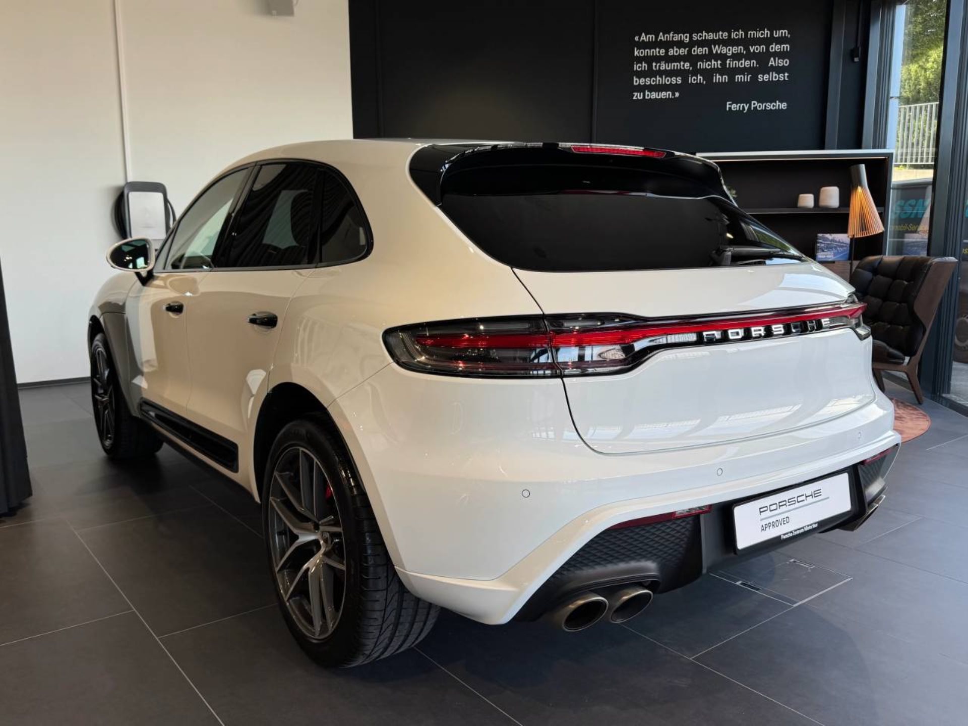 PORSCHE Macan S-showroom-element-2