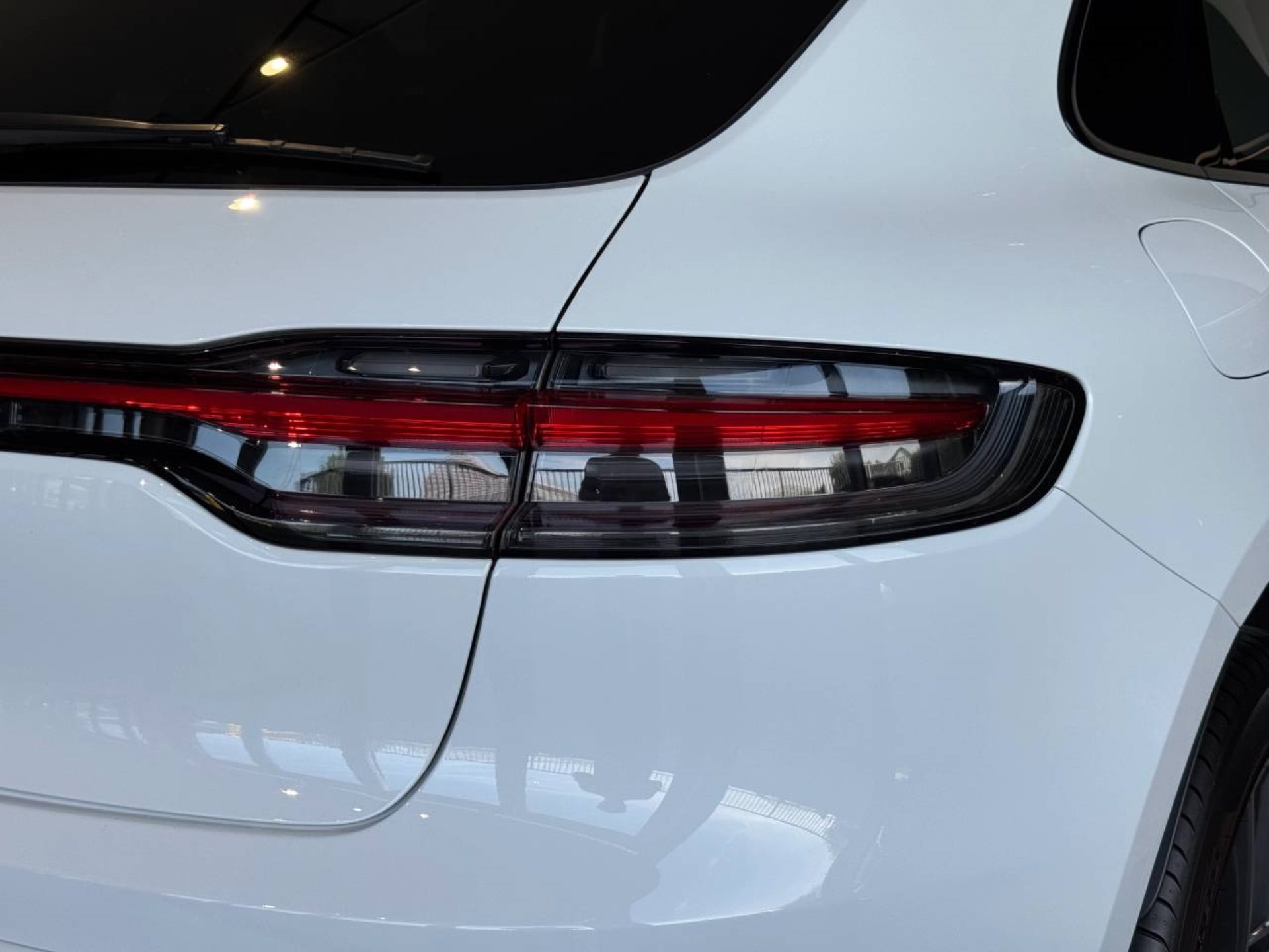 PORSCHE Macan S-image-13