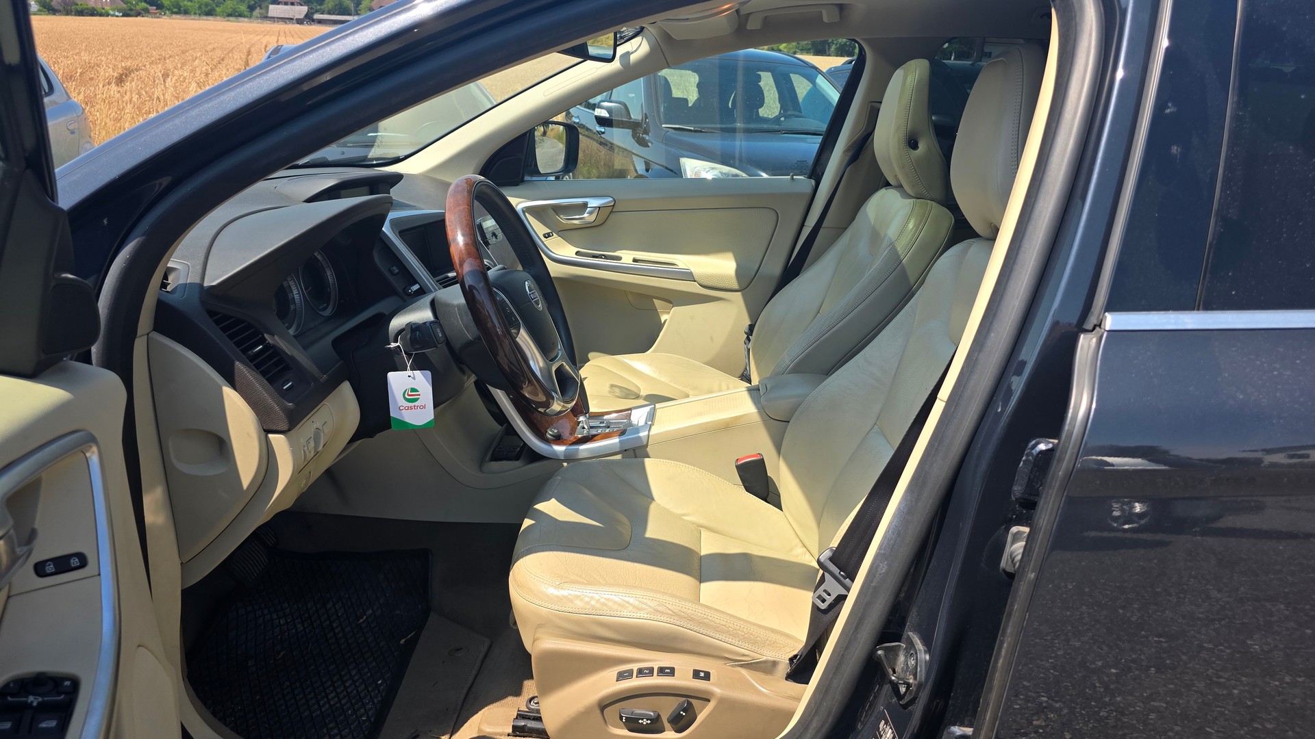 VOLVO XC60 T6 AWD Summum Geartronic-image-5
