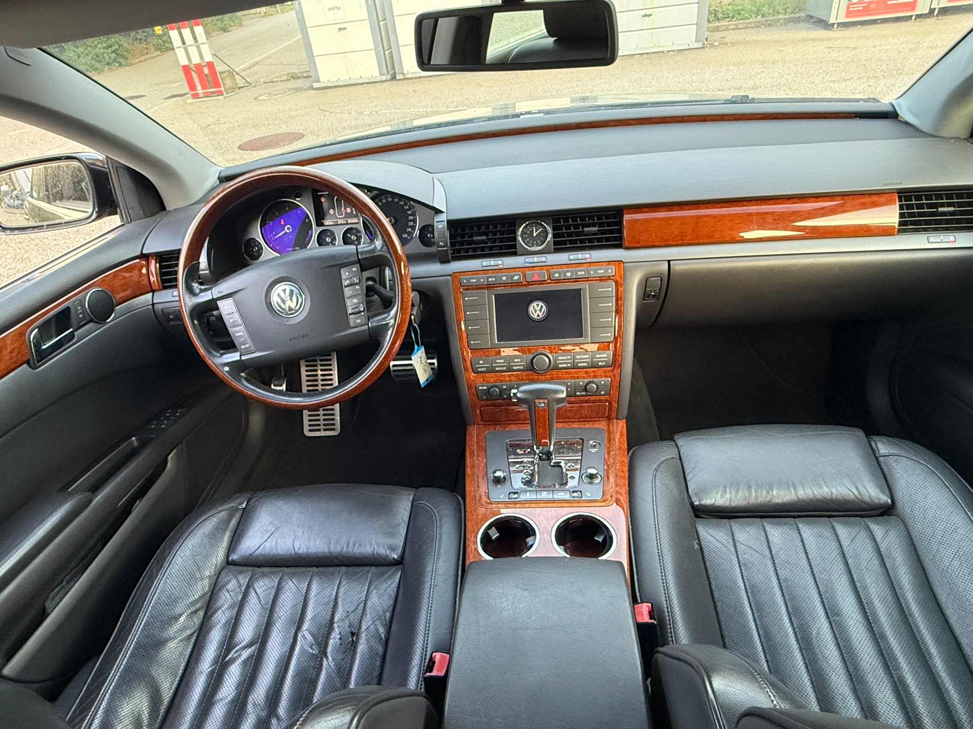 VW Phaeton 3.2 V6 4Motion-image-8