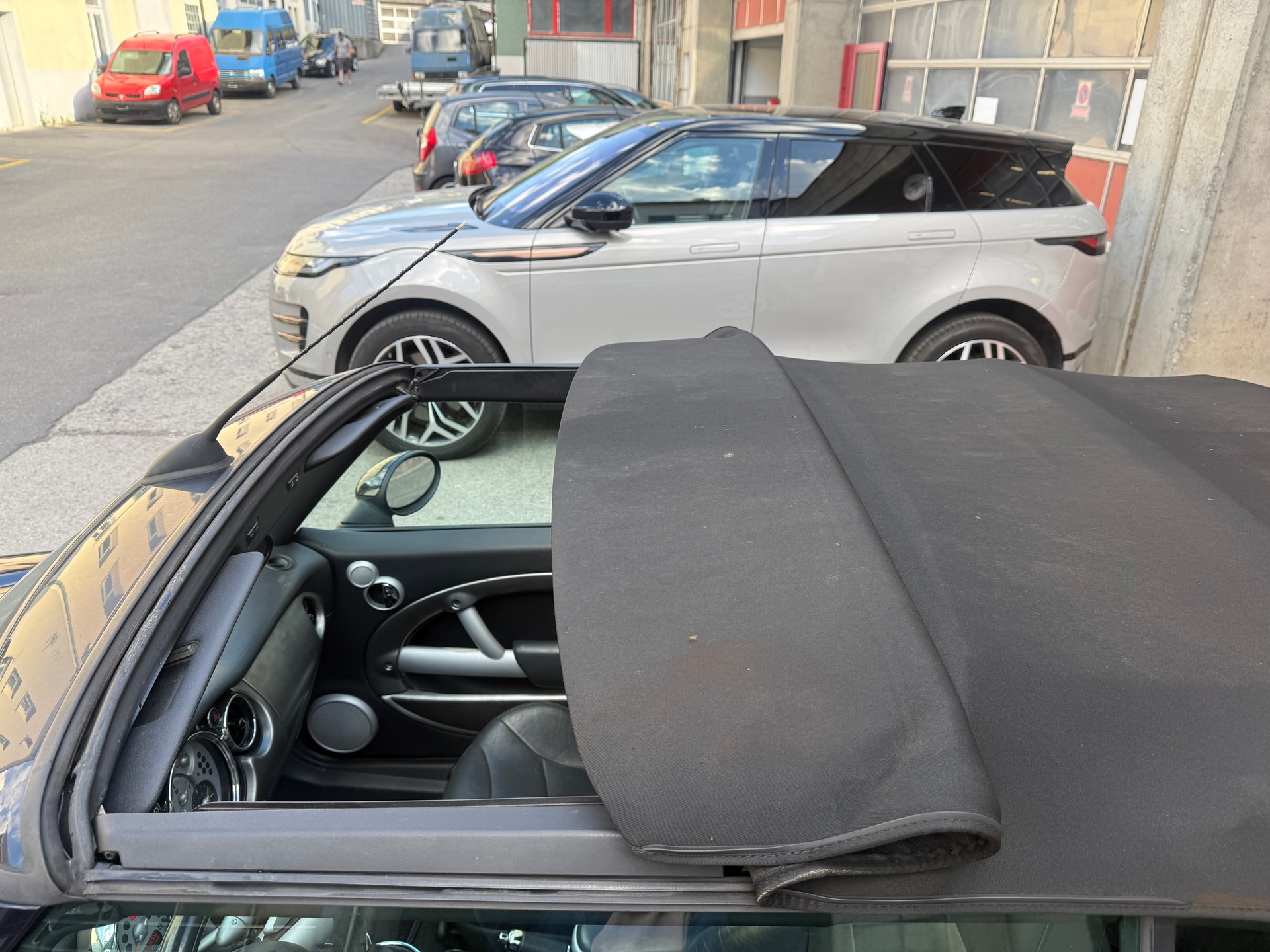 MINI Cooper Cabriolet-image-10