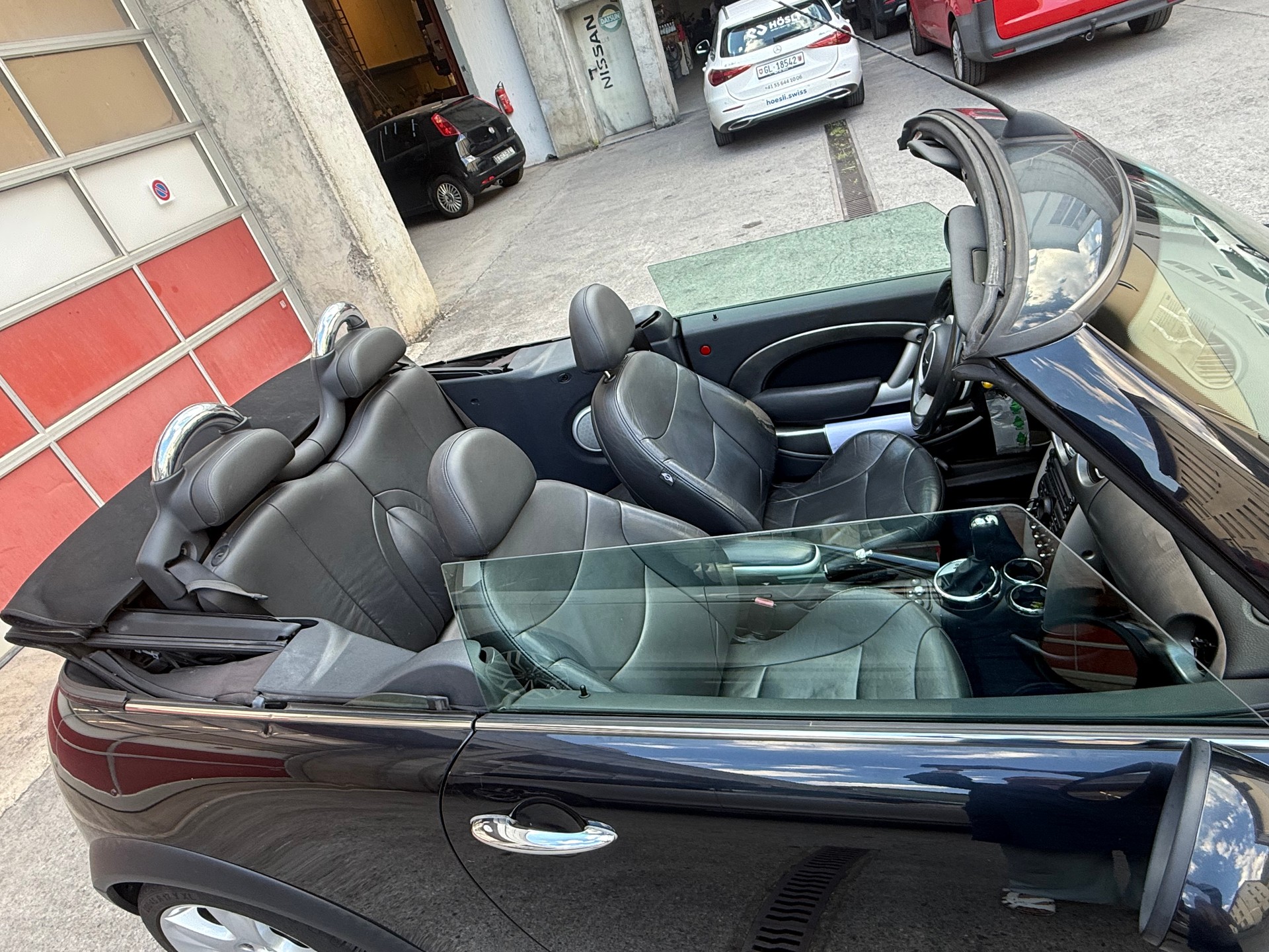 MINI Cooper Cabriolet-image-12