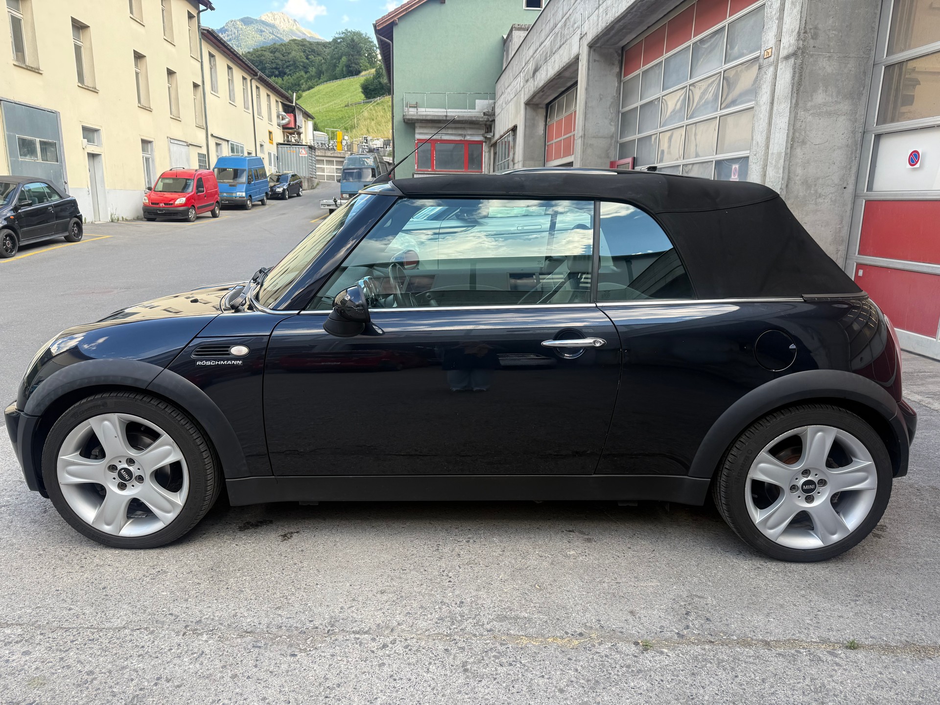 MINI Cooper Cabriolet-image-4