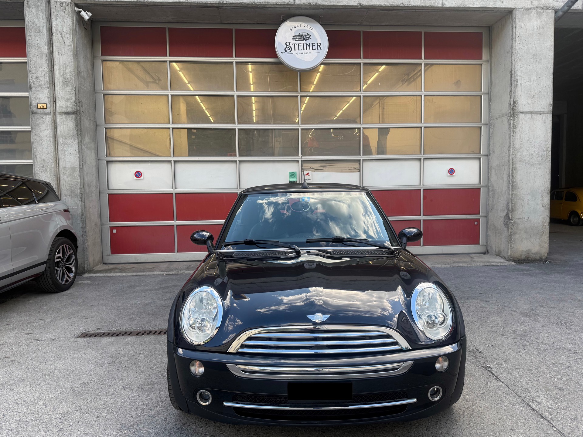 MINI Cooper Cabriolet-image-1
