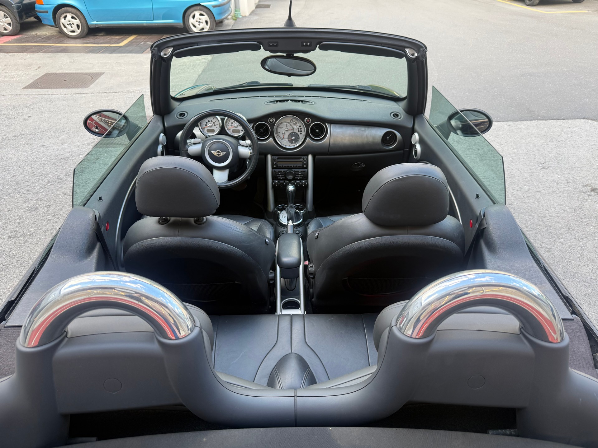 MINI Cooper Cabriolet-image-13