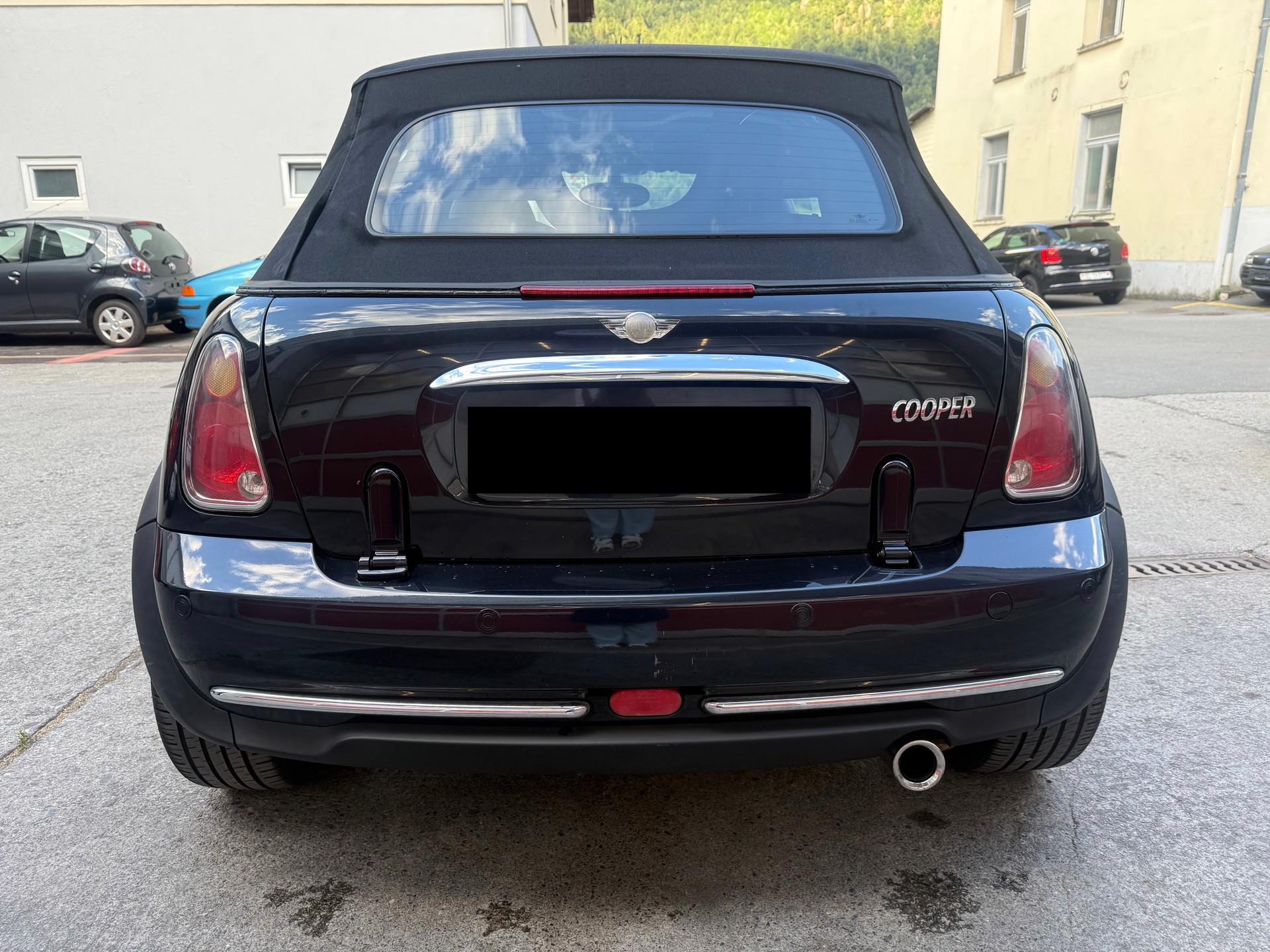 MINI Cooper Cabriolet-image-2