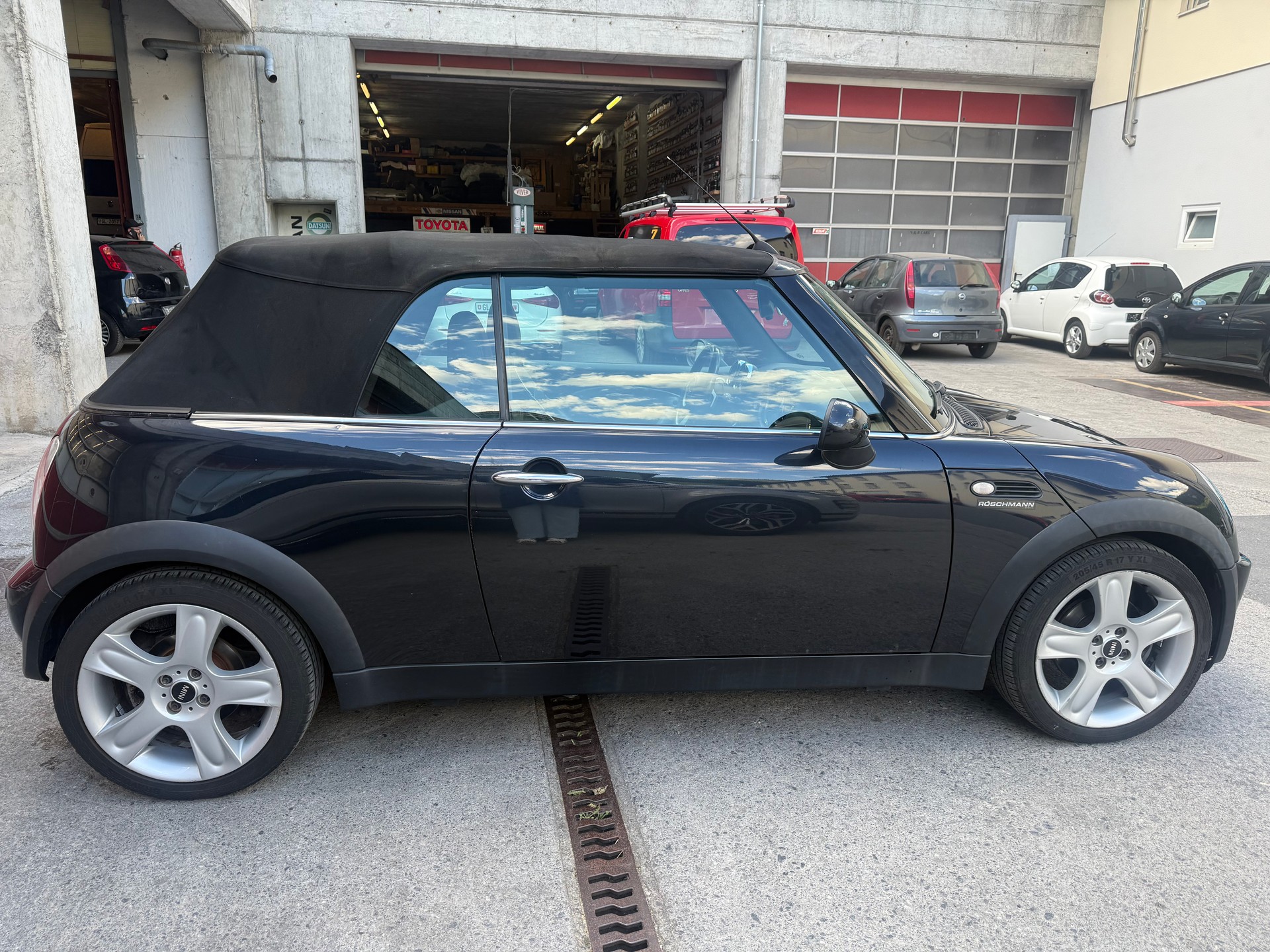 MINI Cooper Cabriolet-image-3