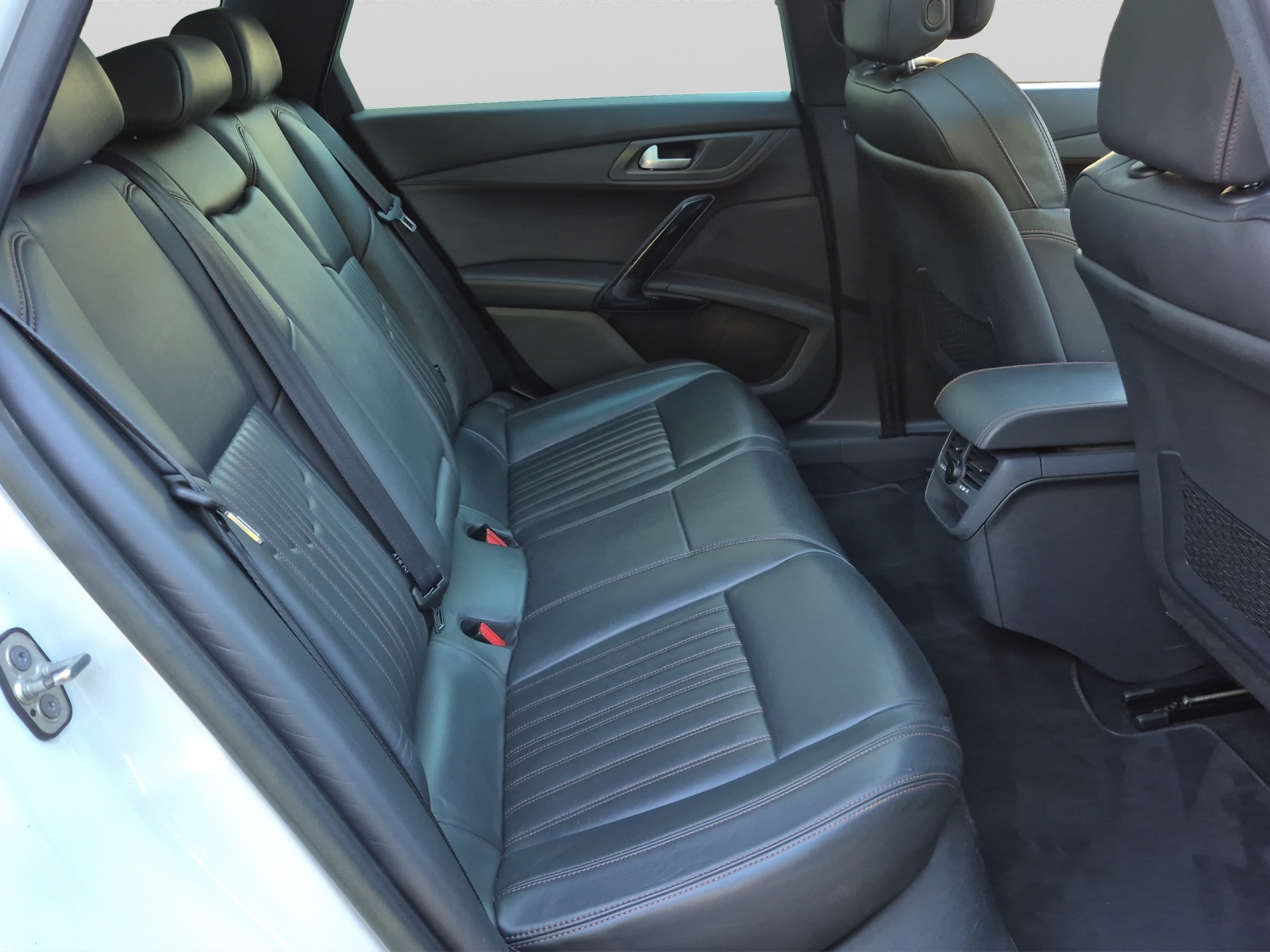 PEUGEOT 508 RXH 2.0 HDI Hybrid4 EGS6-image-12