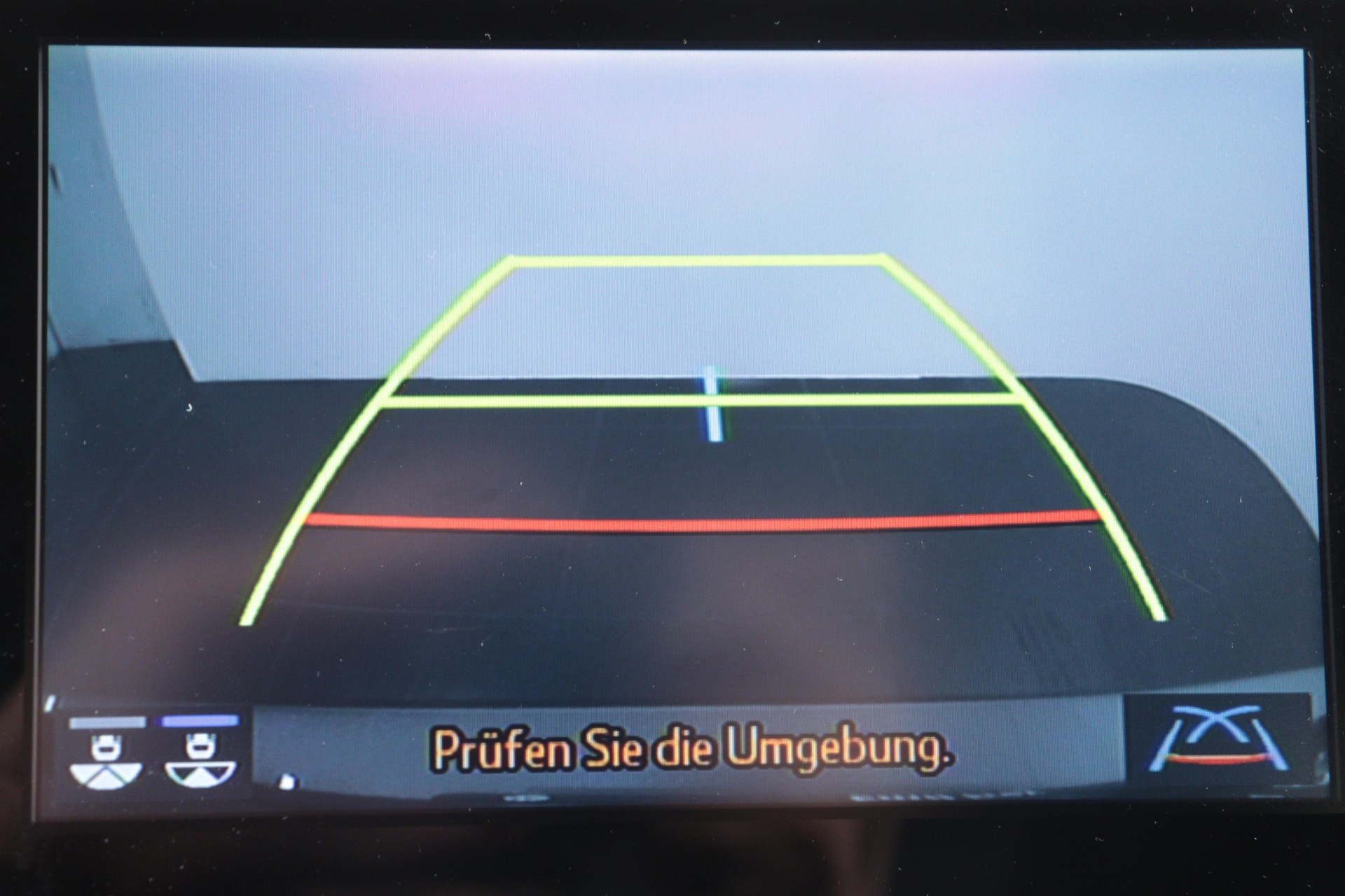 TOYOTA Prius 1.8 VVTi HSD Plug-In Solar-image-10