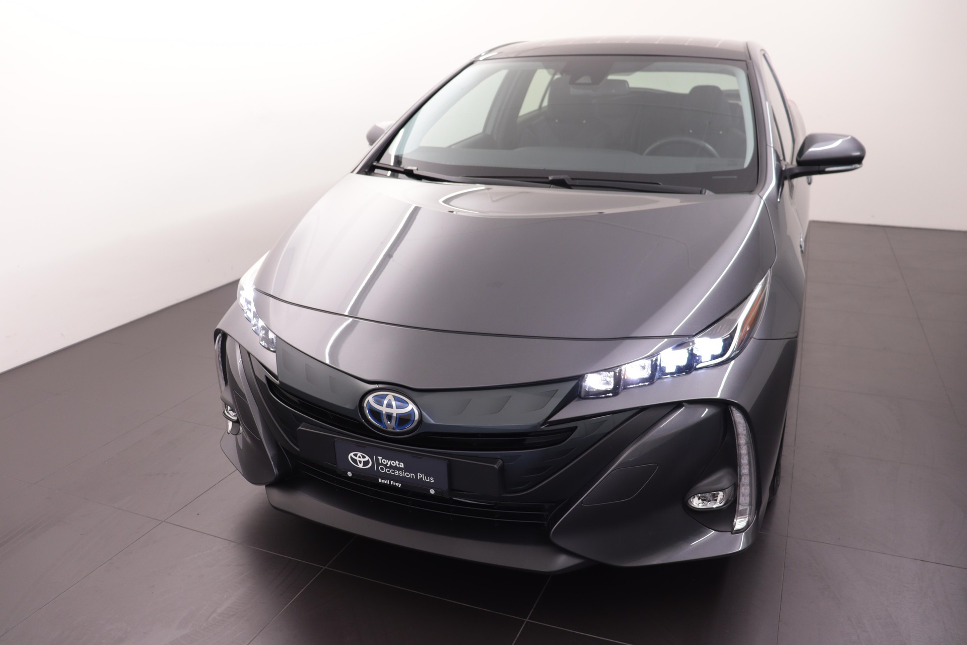 TOYOTA Prius 1.8 VVTi HSD Plug-In Solar-image-0