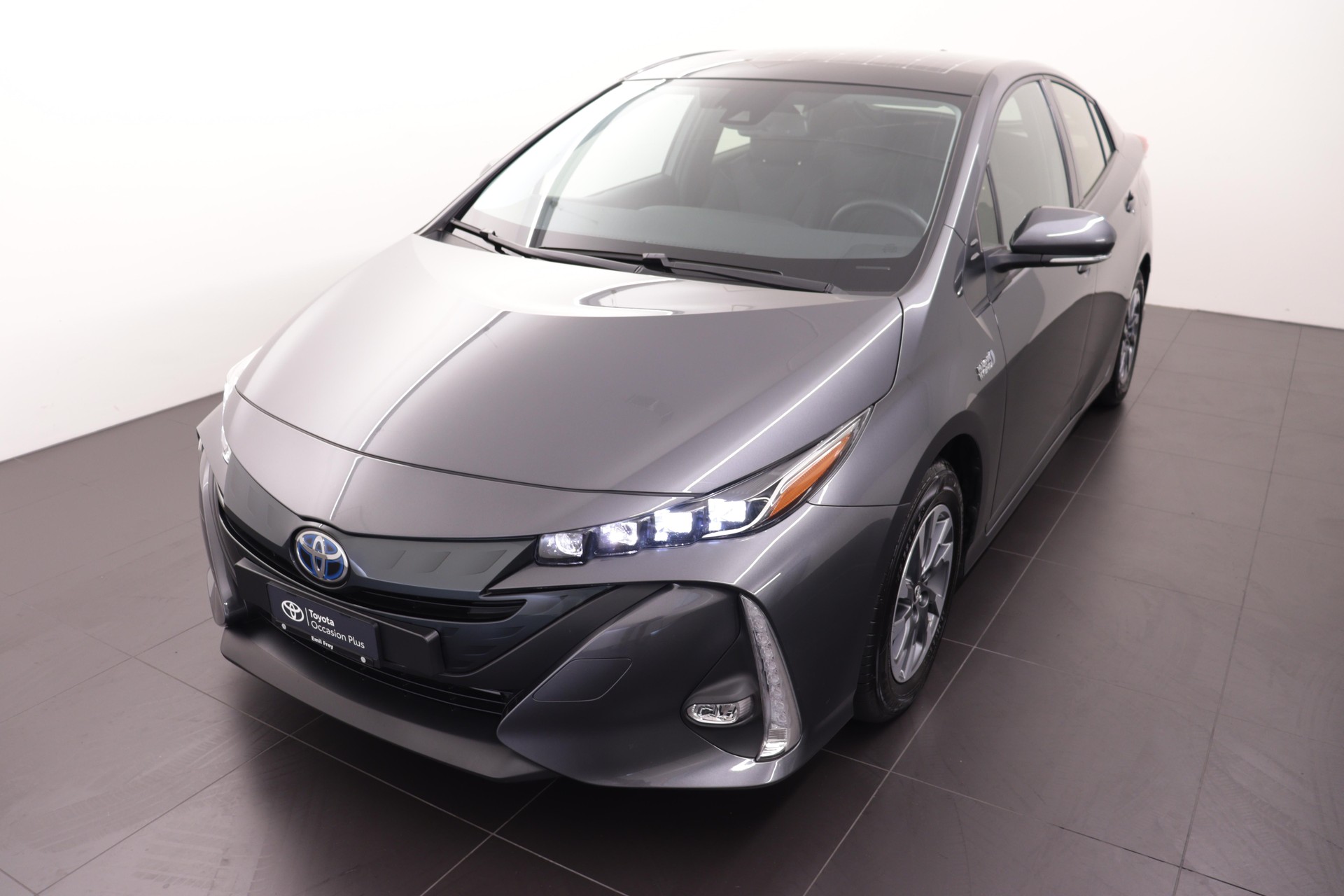 TOYOTA Prius 1.8 VVTi HSD Plug-In Solar-image-1