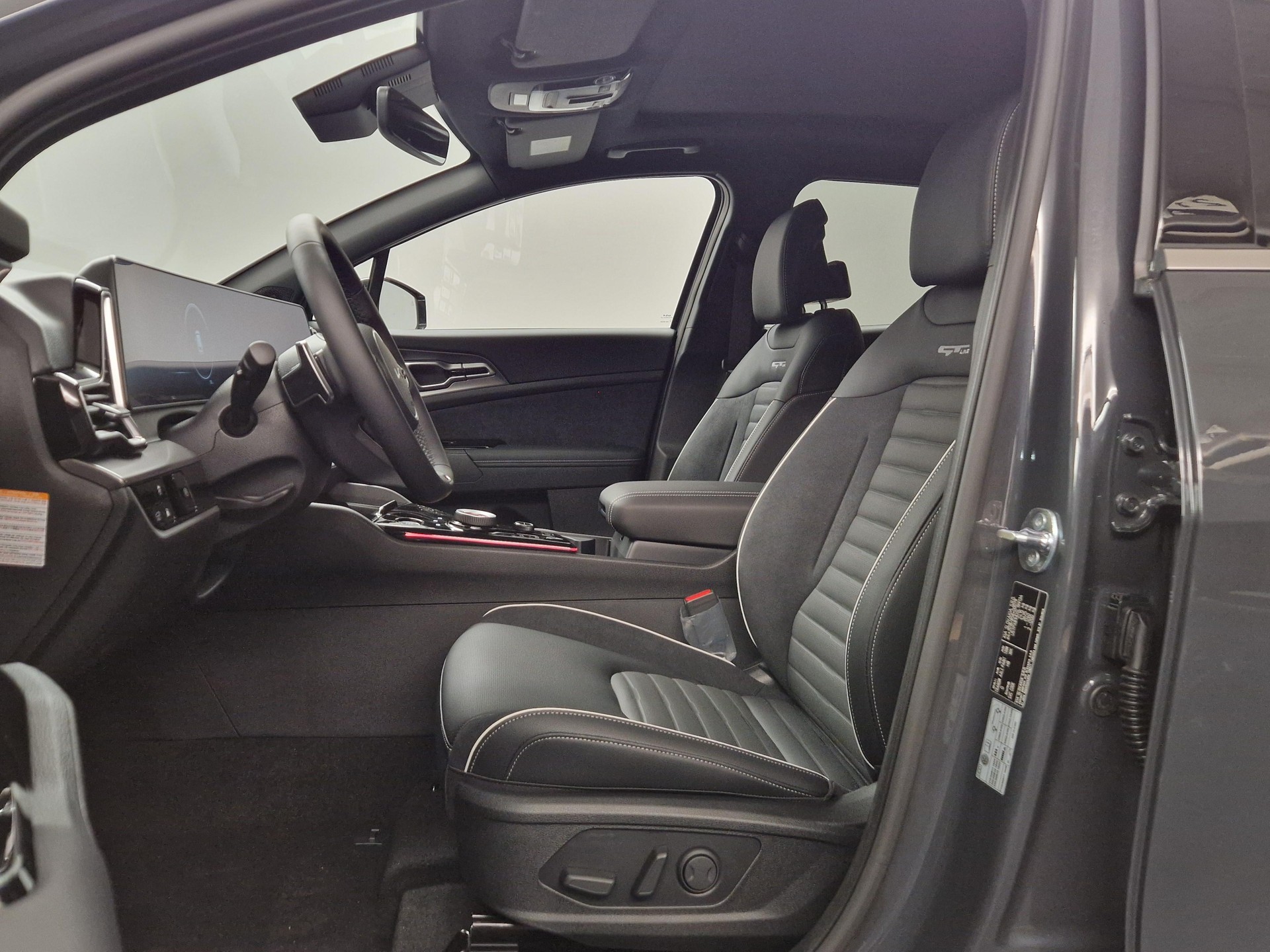 KIA Sportage 1.6 T-GDi PHEV GT-Line-showroom-element-2