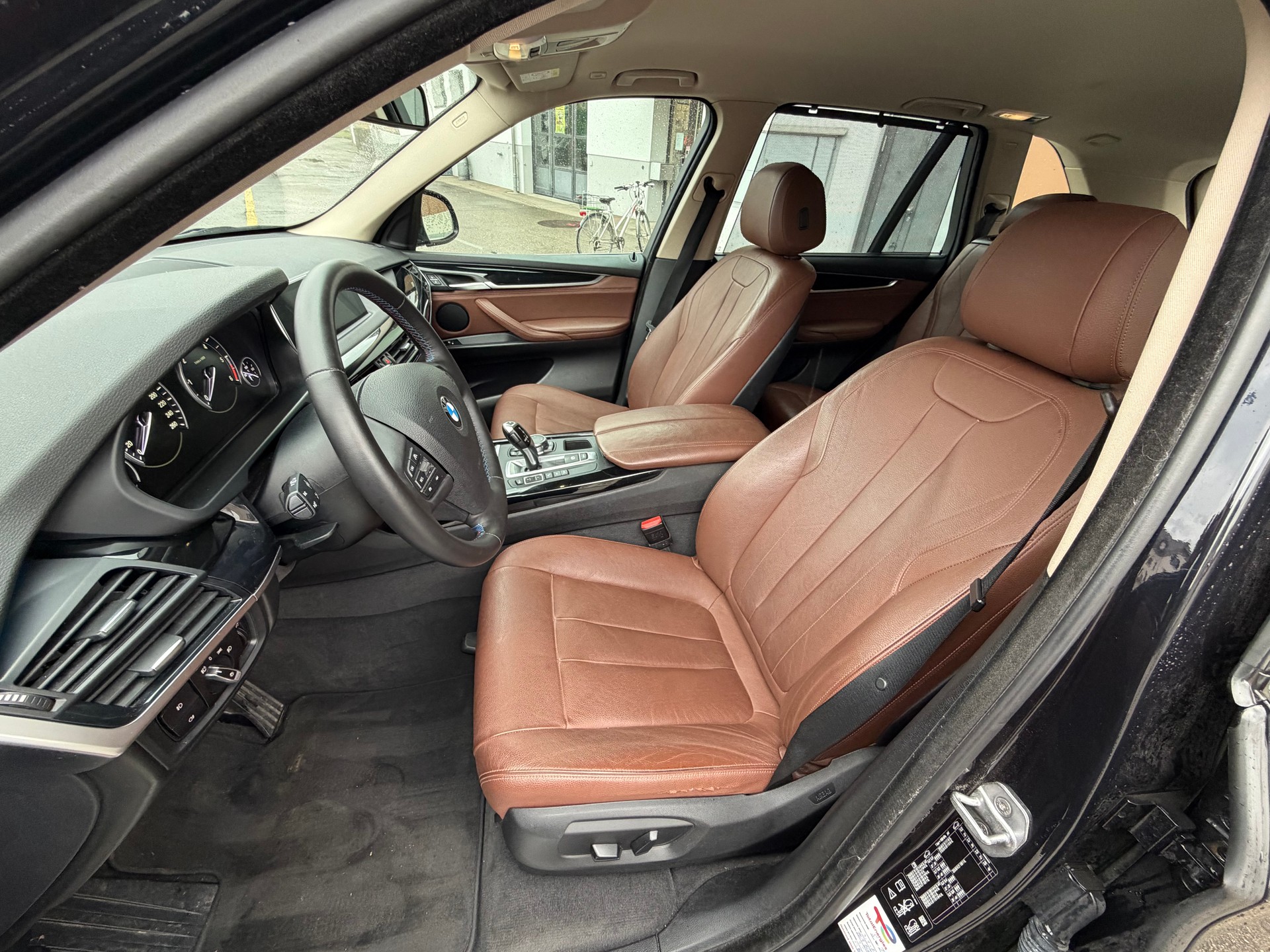 BMW X5 xDrive 25d Steptronic-image-12