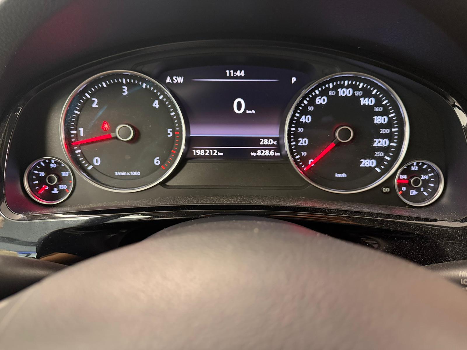 VW Touareg 3.0 TDI BlueMotion Technology Tiptronic *CH Fahrzeug*Leder*Xenon*Memory*-image-16