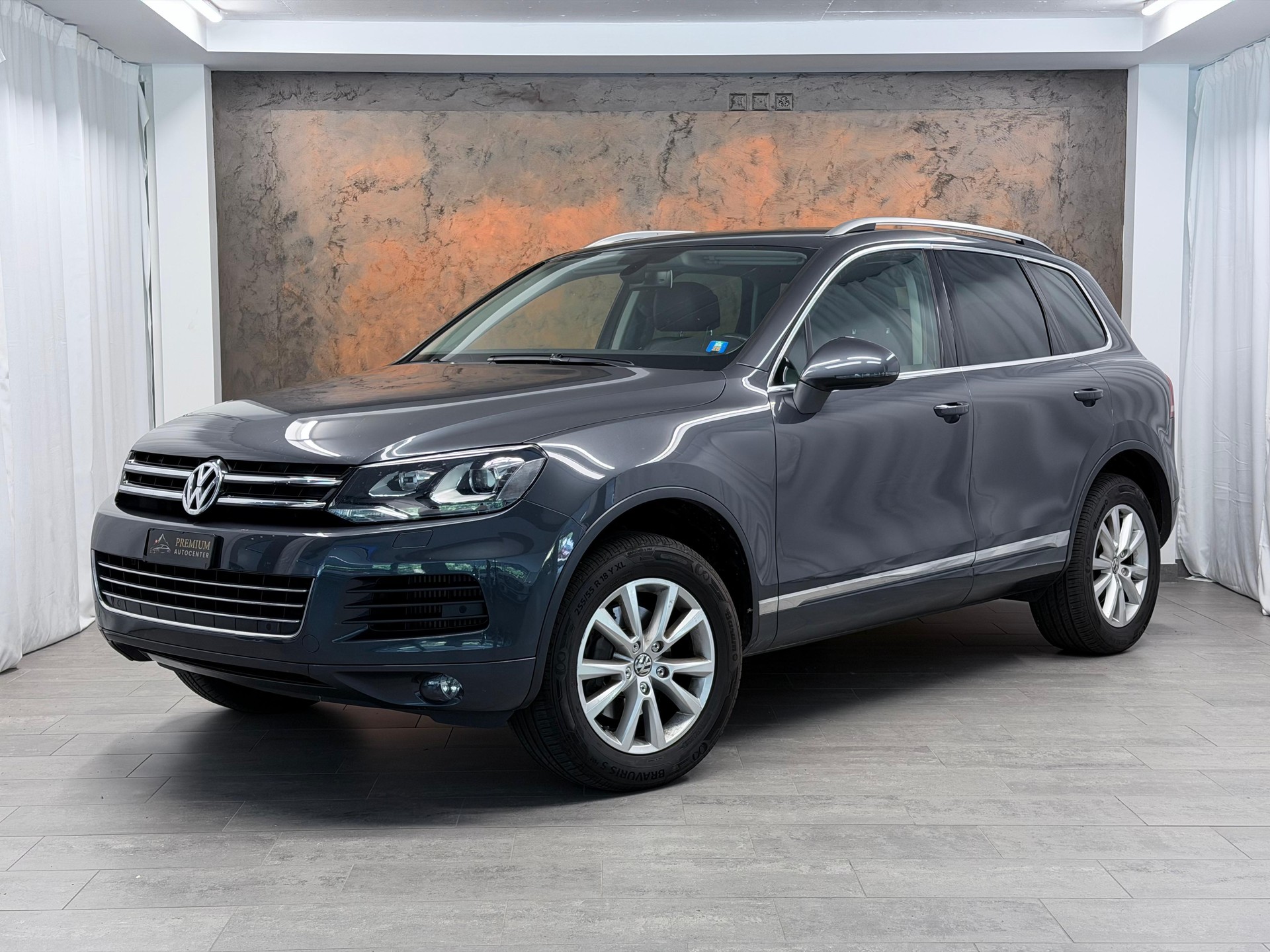 VW Touareg 3.0 TDI BlueMotion Technology Tiptronic *CH Fahrzeug*Leder*Xenon*Memory*-image-0