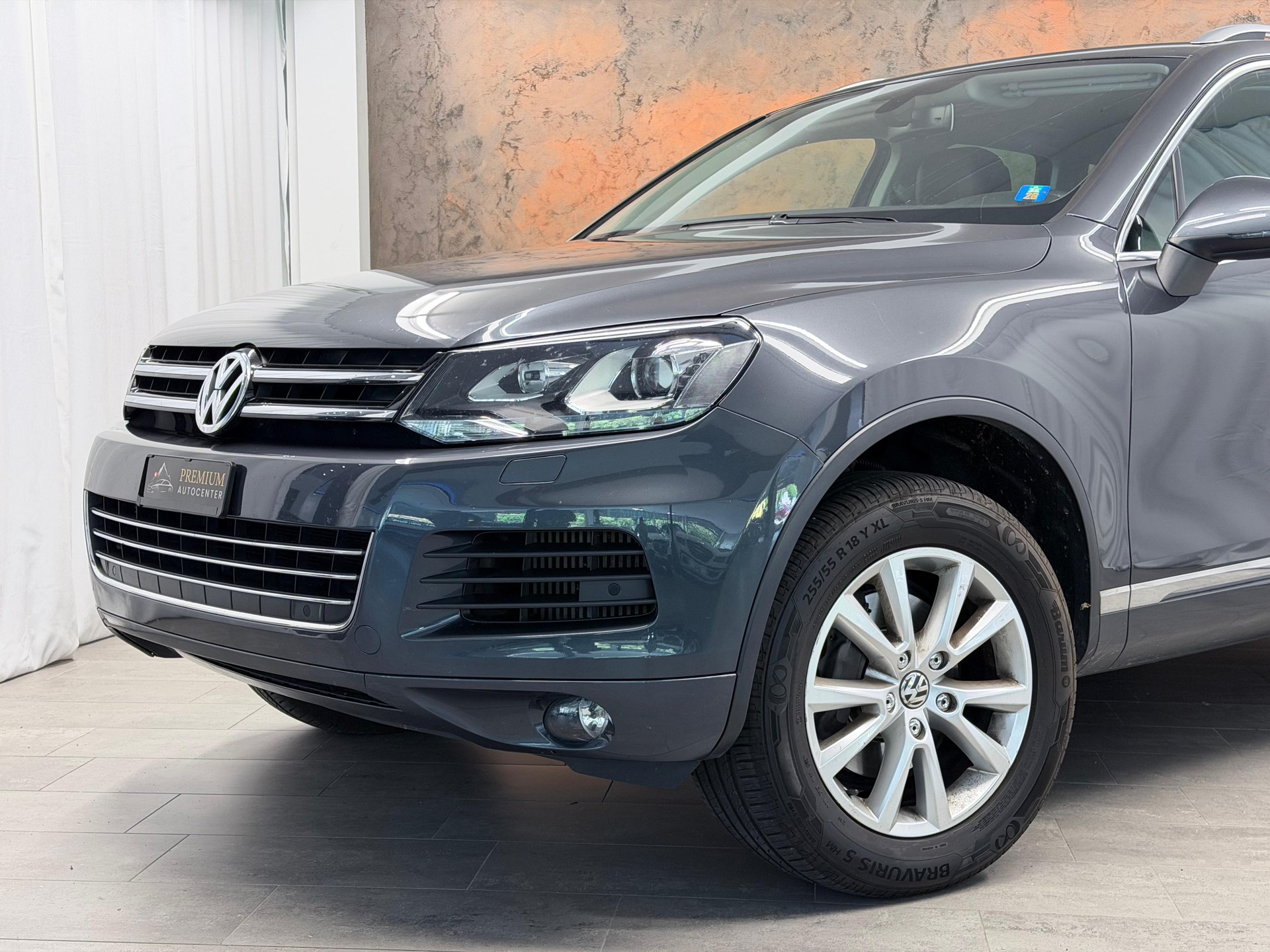 VW Touareg 3.0 TDI BlueMotion Technology Tiptronic *CH Fahrzeug*Leder*Xenon*Memory*-image-2
