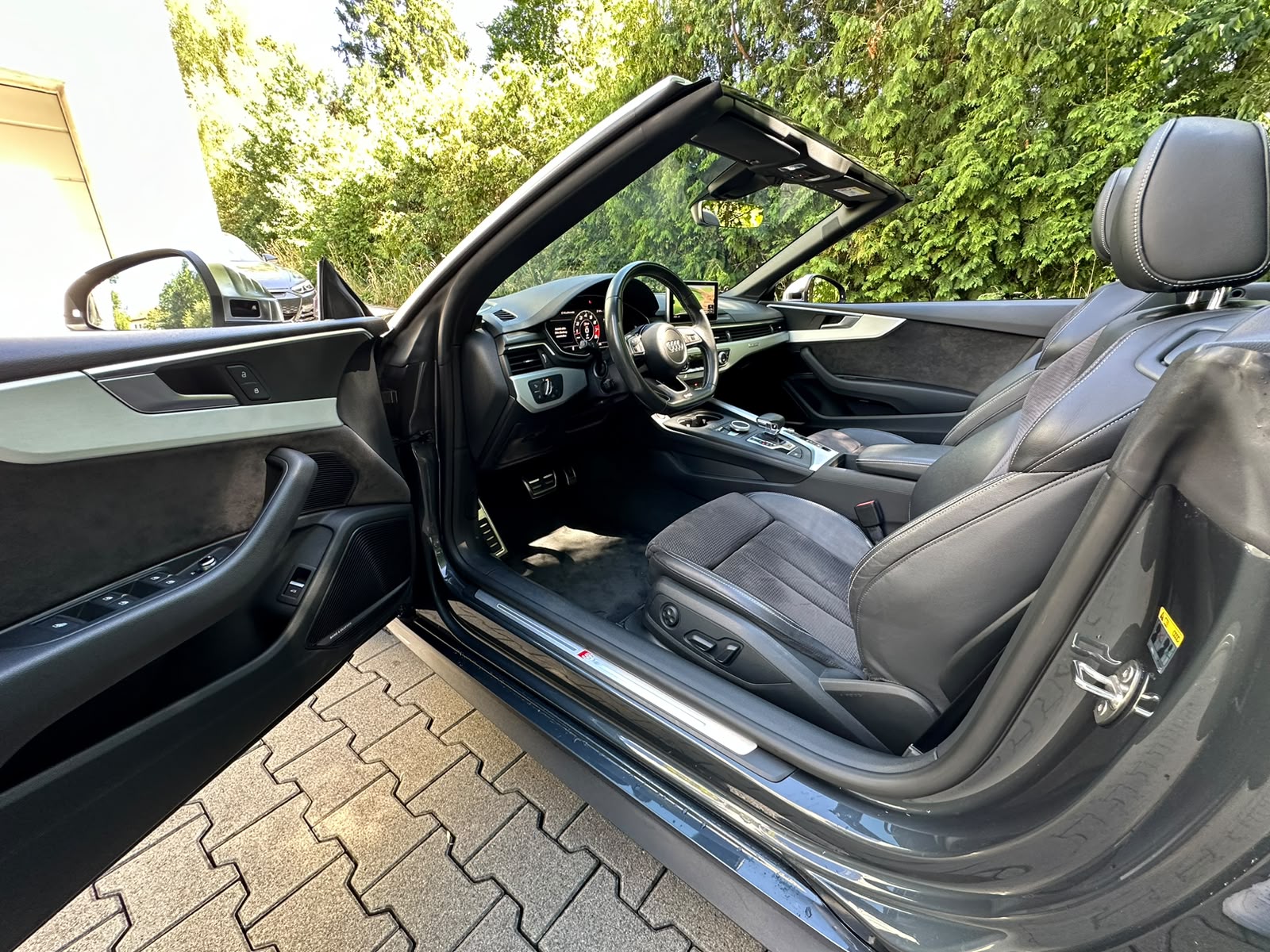 AUDI S5 Cabriolet 3.0 TFSI quattro tiptronic-image-14