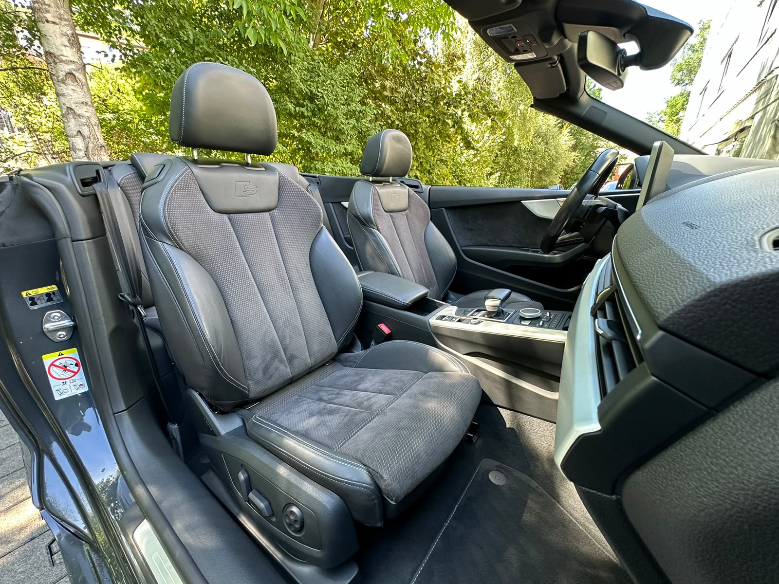 AUDI S5 Cabriolet 3.0 TFSI quattro tiptronic-image-24
