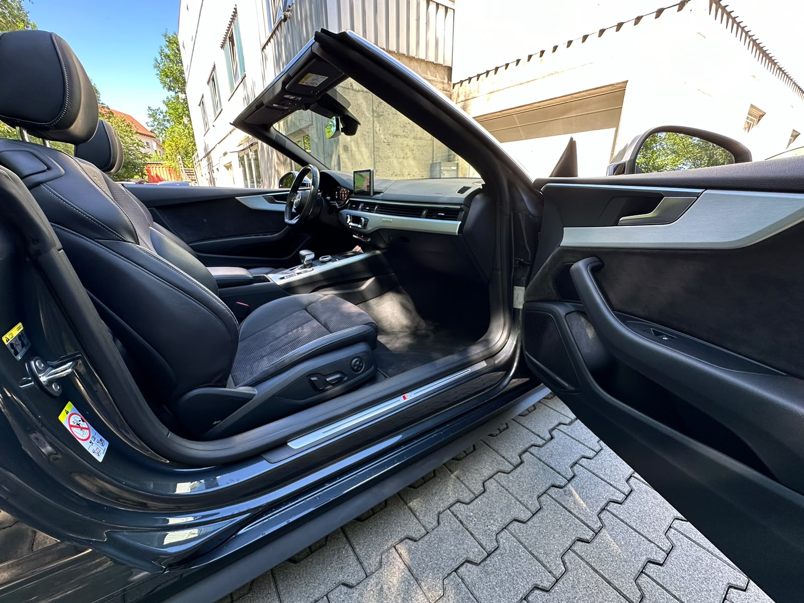 AUDI S5 Cabriolet 3.0 TFSI quattro tiptronic-image-23