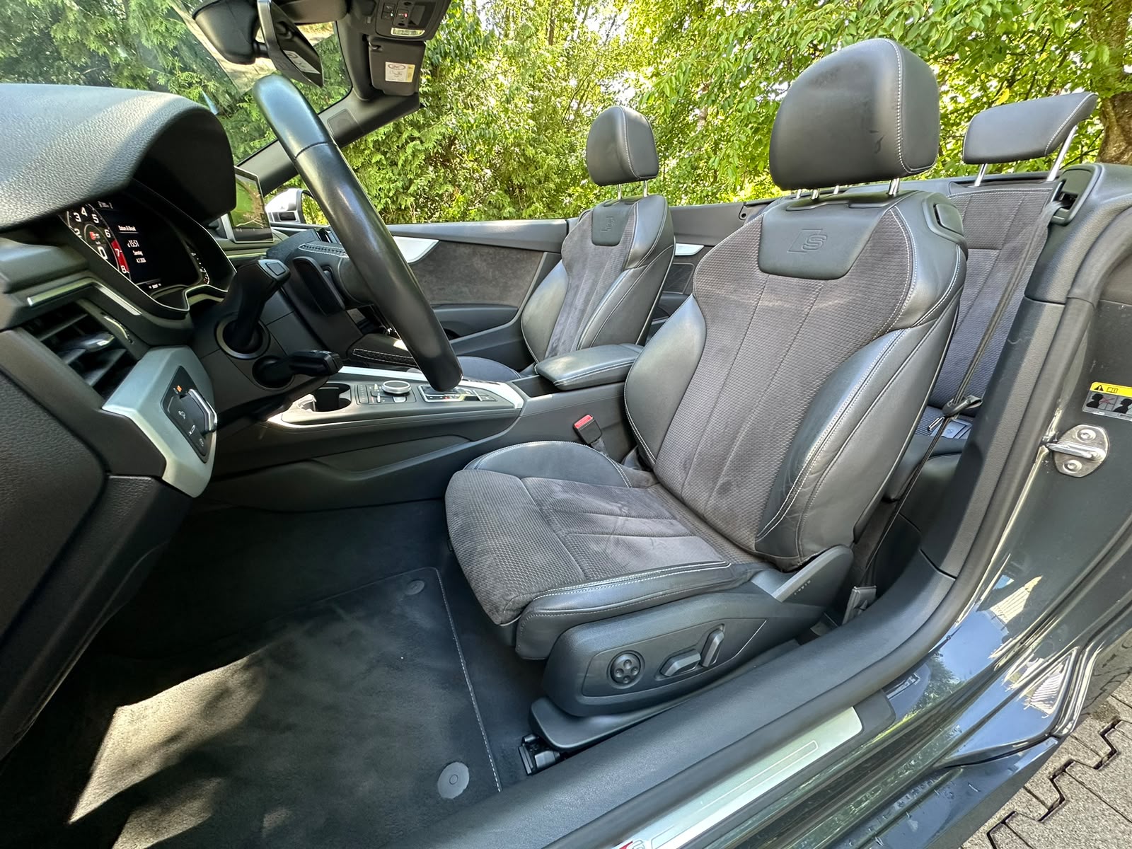 AUDI S5 Cabriolet 3.0 TFSI quattro tiptronic-image-17