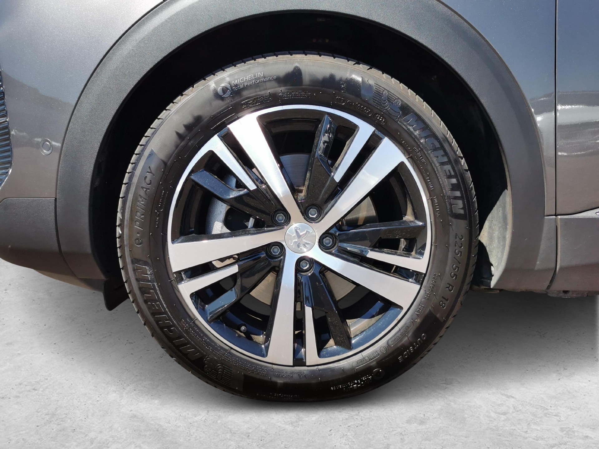 PEUGEOT 3008 1.6 Plug-in Hybrid4 GT-image-10