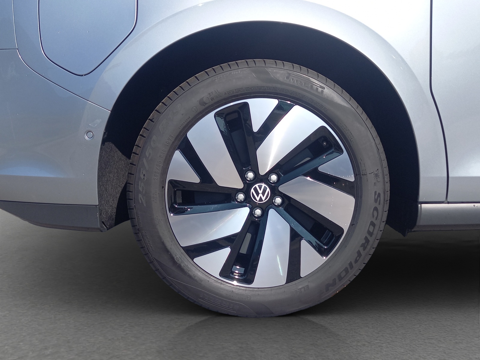 VW ID.Buzz NWB Pro 4 Motion-image-4