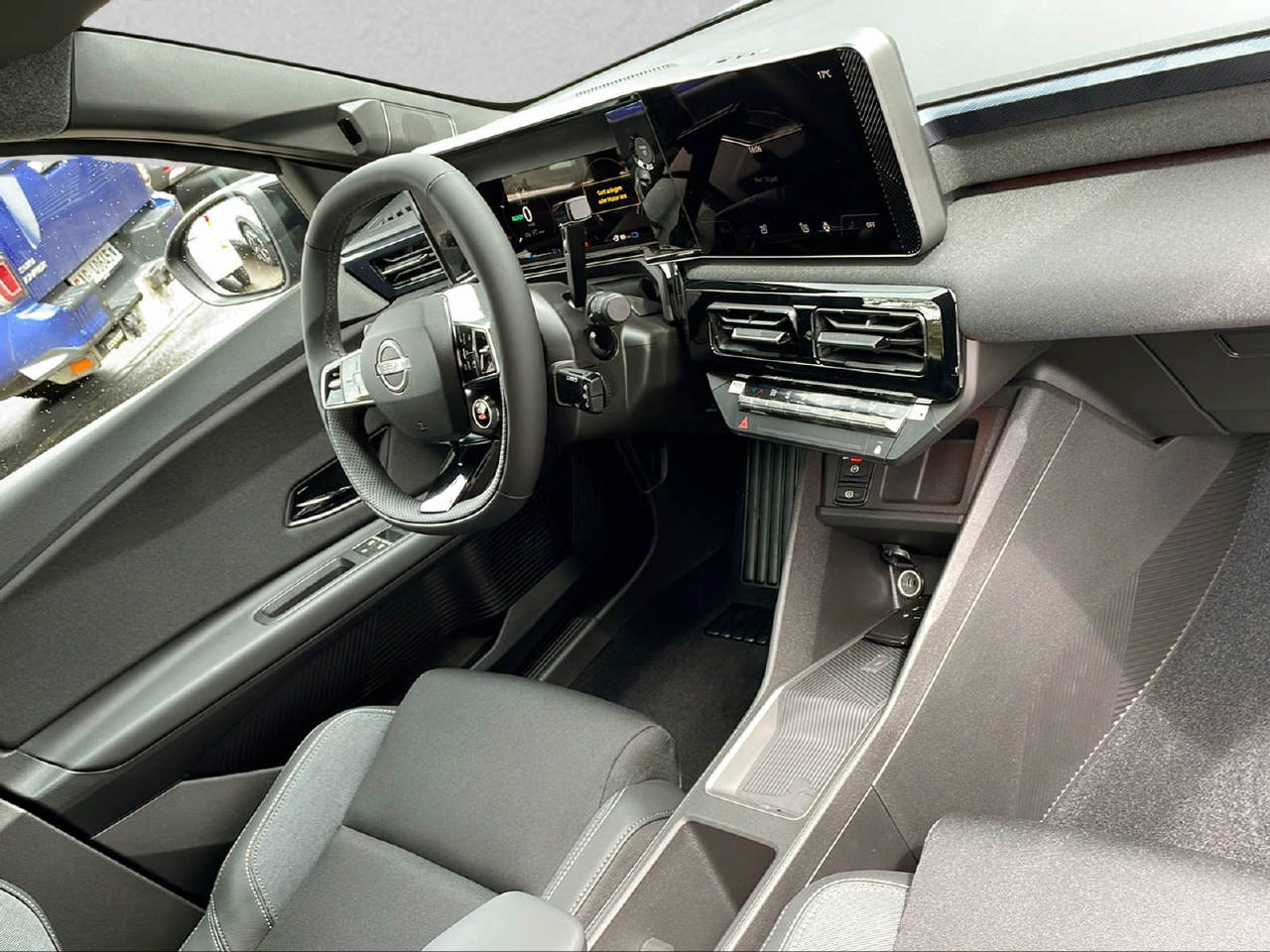 NISSAN Micra Advance 52 Kwh 150 PS-image-4