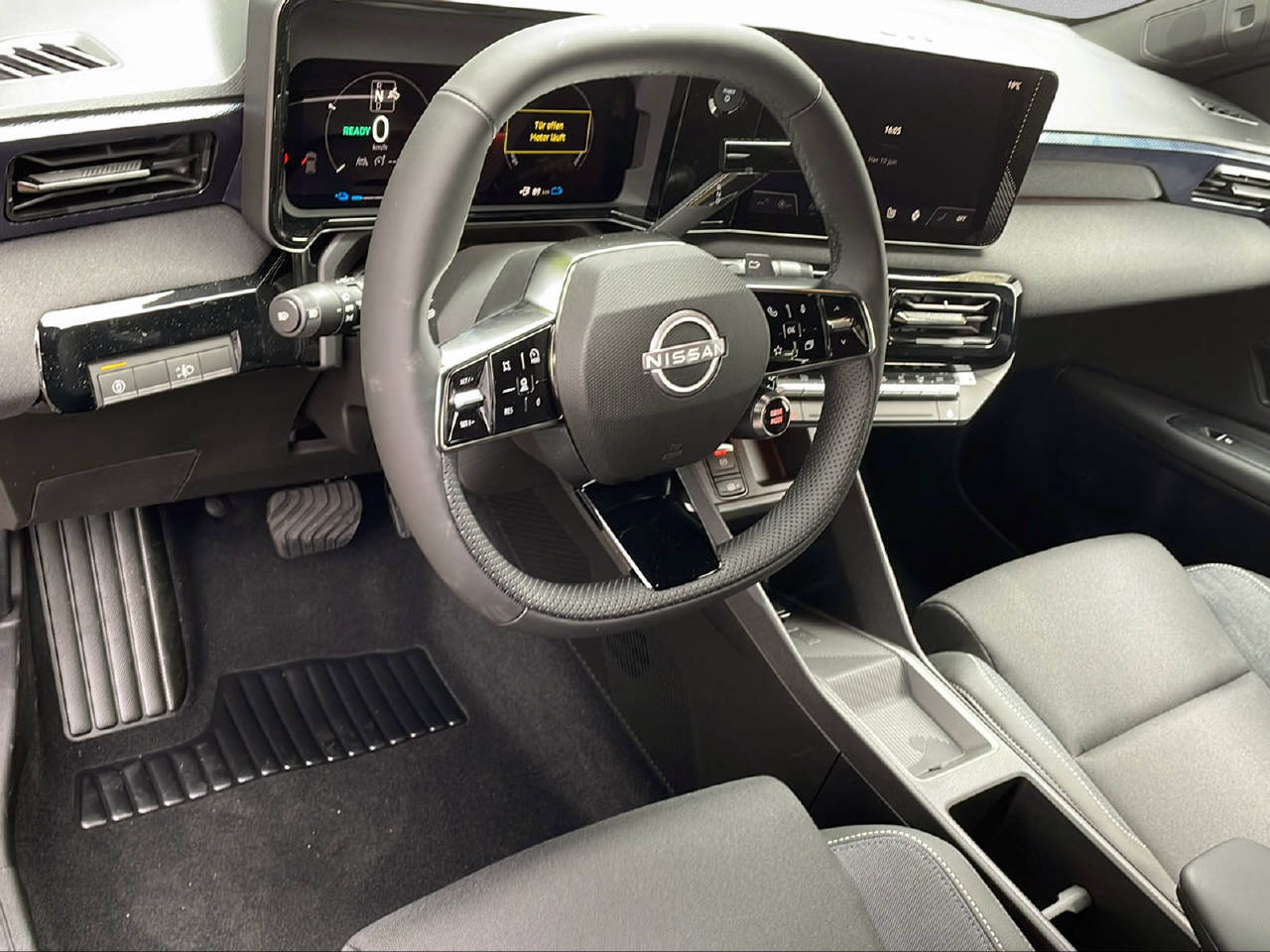NISSAN Micra Advance 52 Kwh 150 PS-image-5