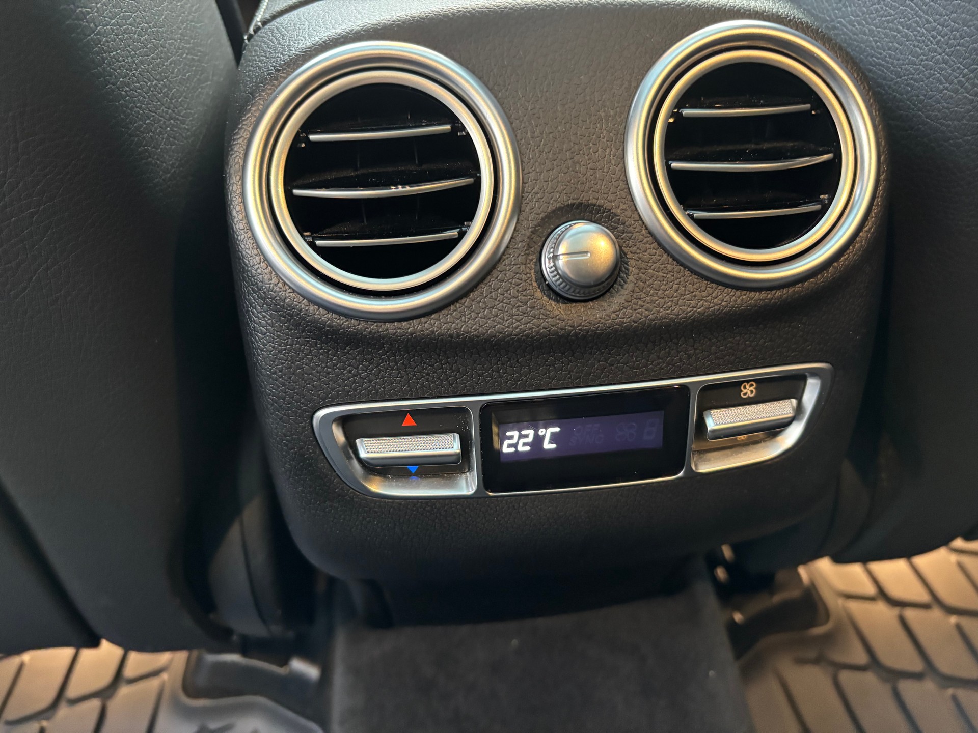 MERCEDES-BENZ GLC 300 d AMG Line 4Matic 9G-Tronic mit AHK-image-9