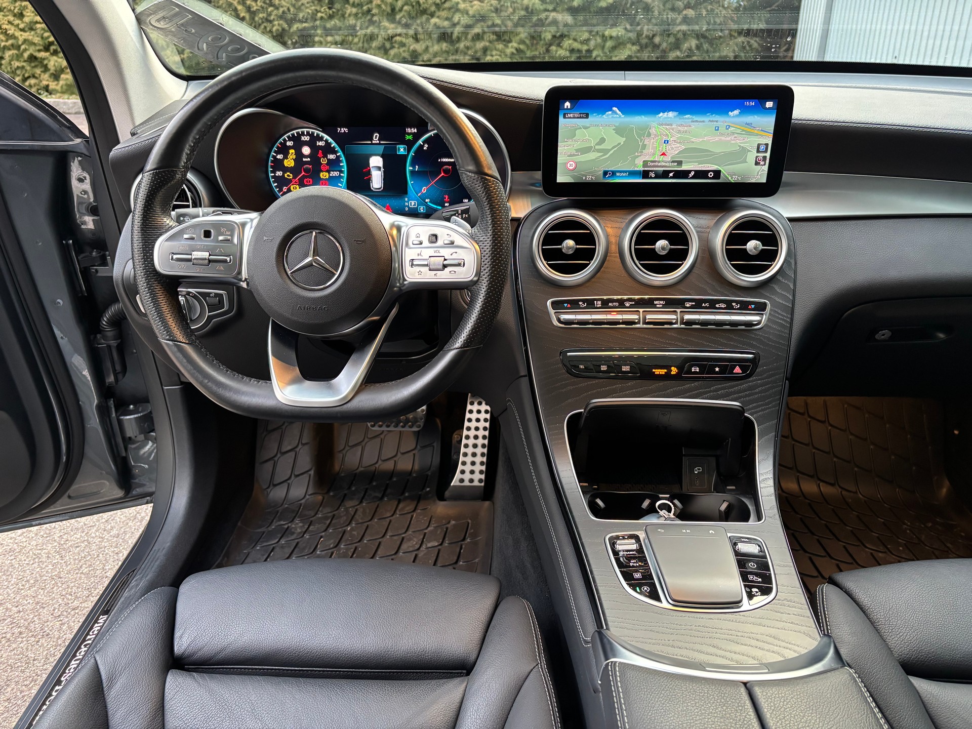 MERCEDES-BENZ GLC 300 d AMG Line 4Matic 9G-Tronic mit AHK-image-4