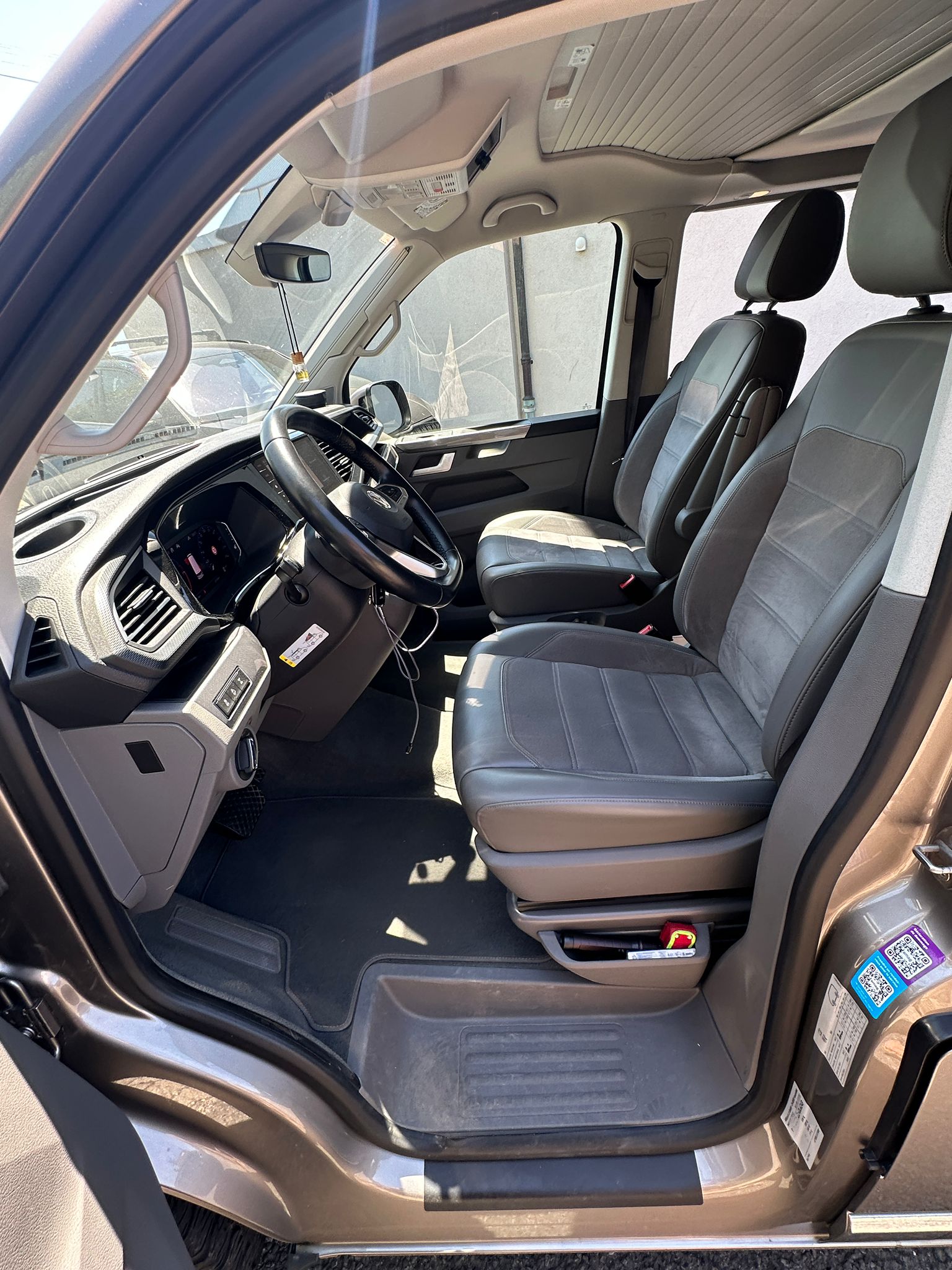 VW T6.1 Multivan 2.0 Bi-TDI Family 4Motion DSG-image-8
