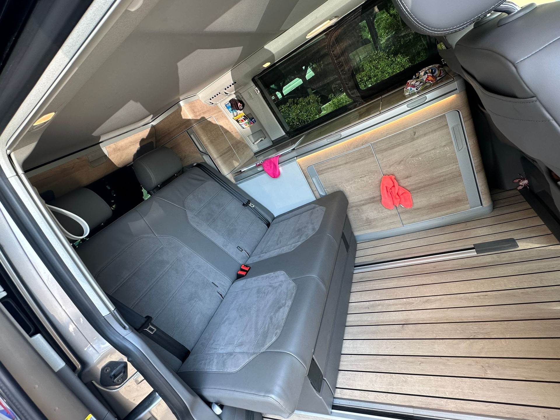 VW T6.1 Multivan 2.0 Bi-TDI Family 4Motion DSG-image-7