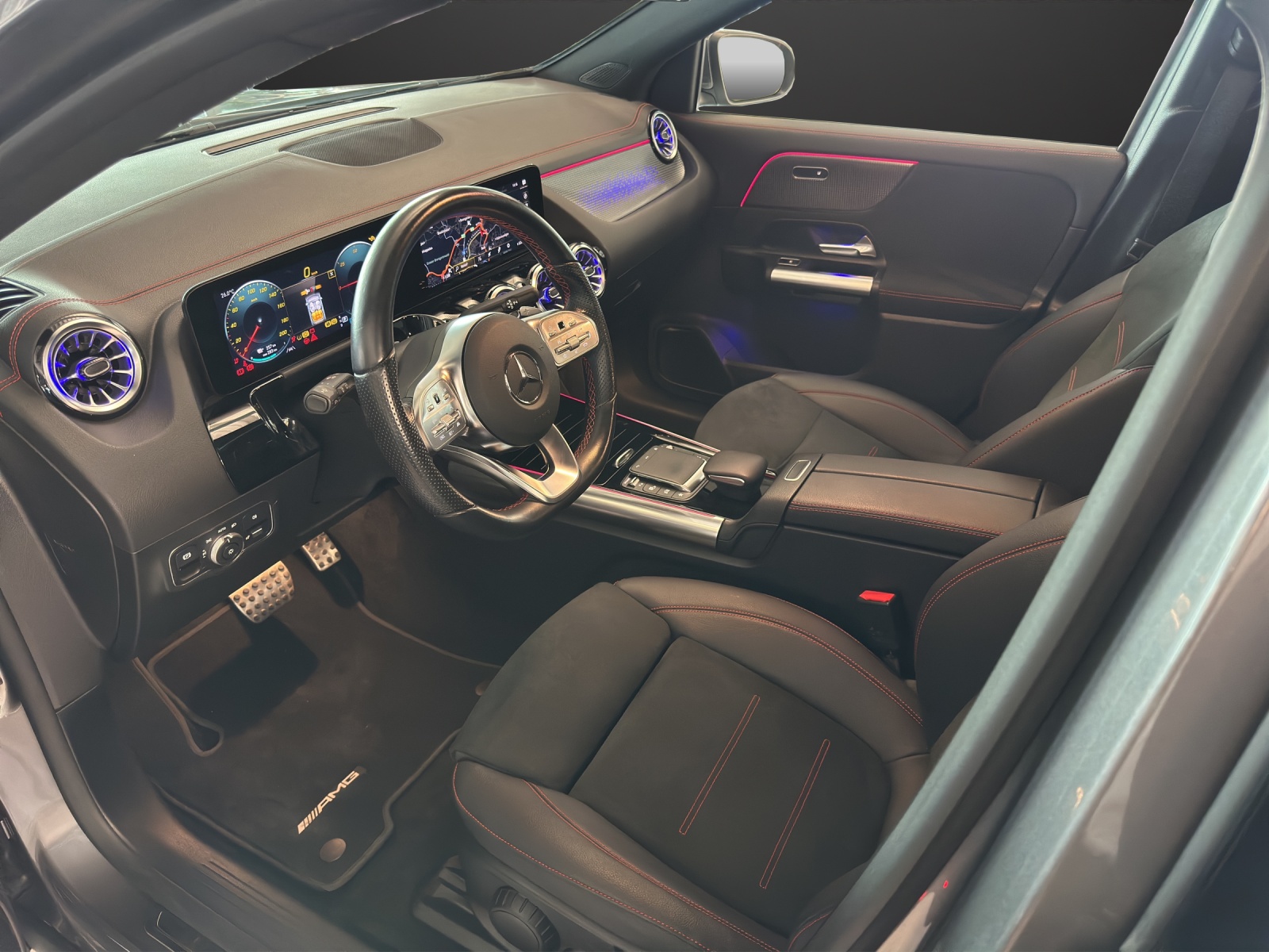 MERCEDES-BENZ EQA 300 AMG Line 4Matic-image-8