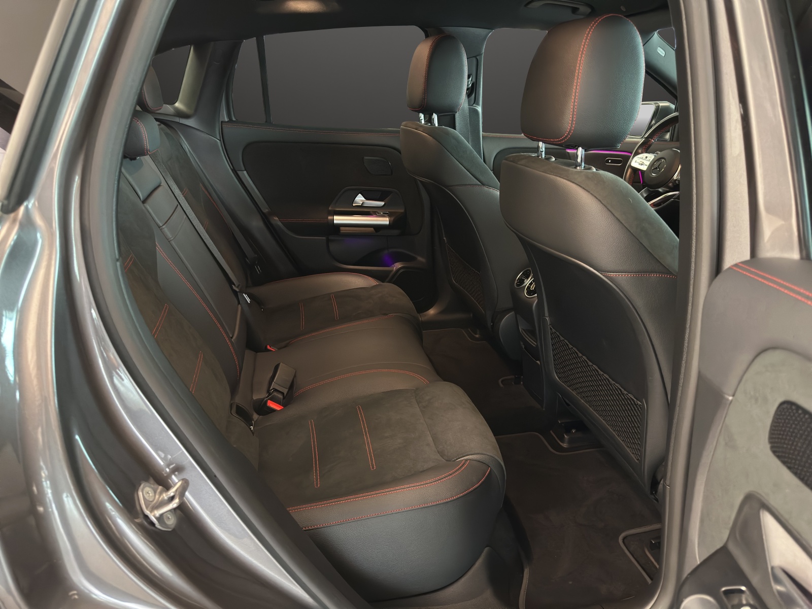 MERCEDES-BENZ EQA 300 AMG Line 4Matic-image-11