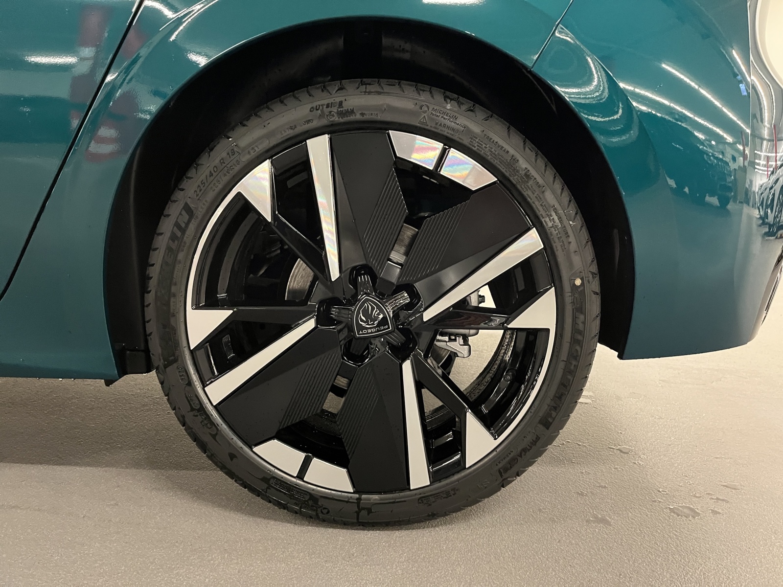 PEUGEOT 308 1.2 Hybrid GT-image-16