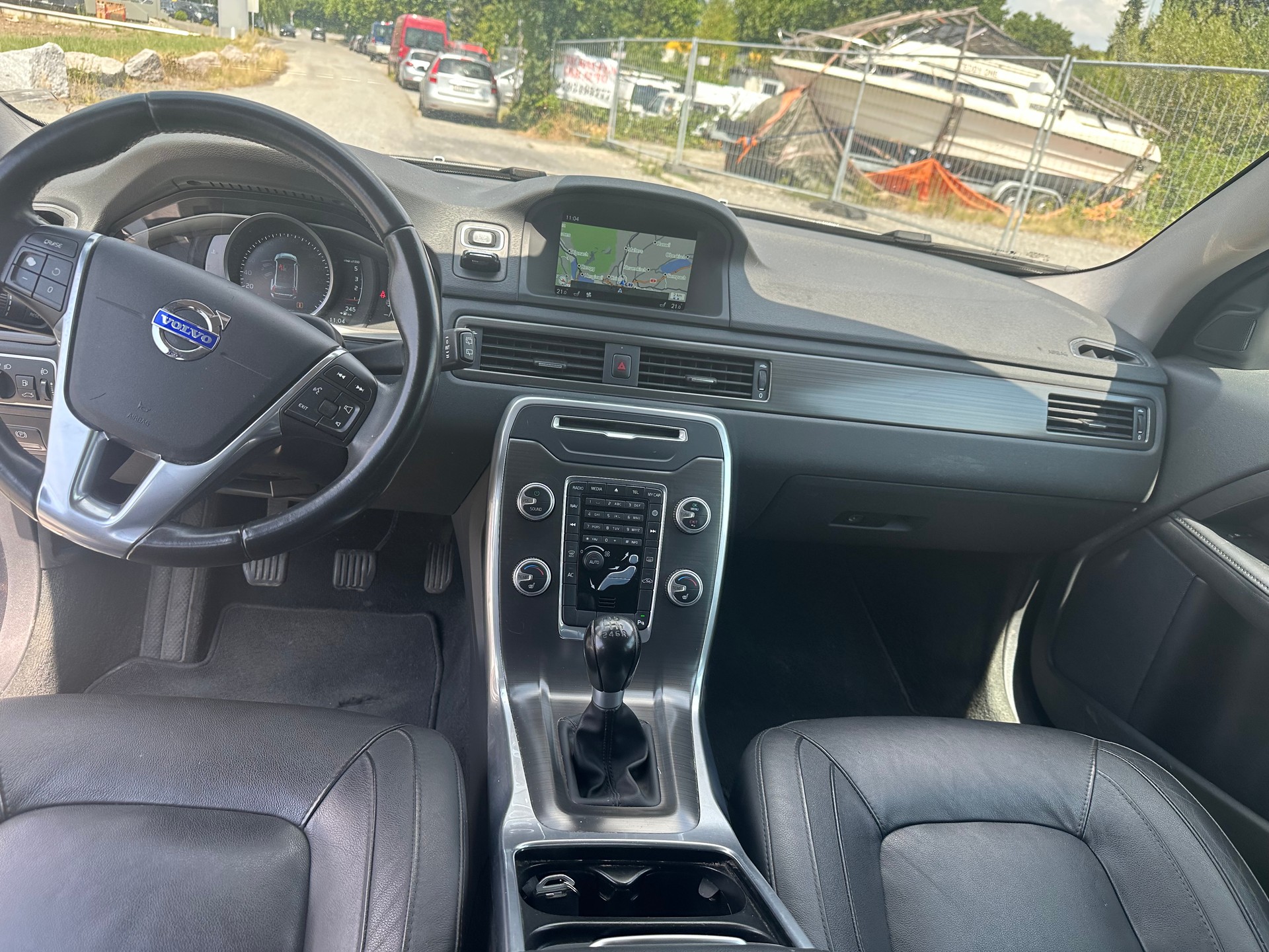 VOLVO V70 D3 Summum Dynamic Edition-image-10