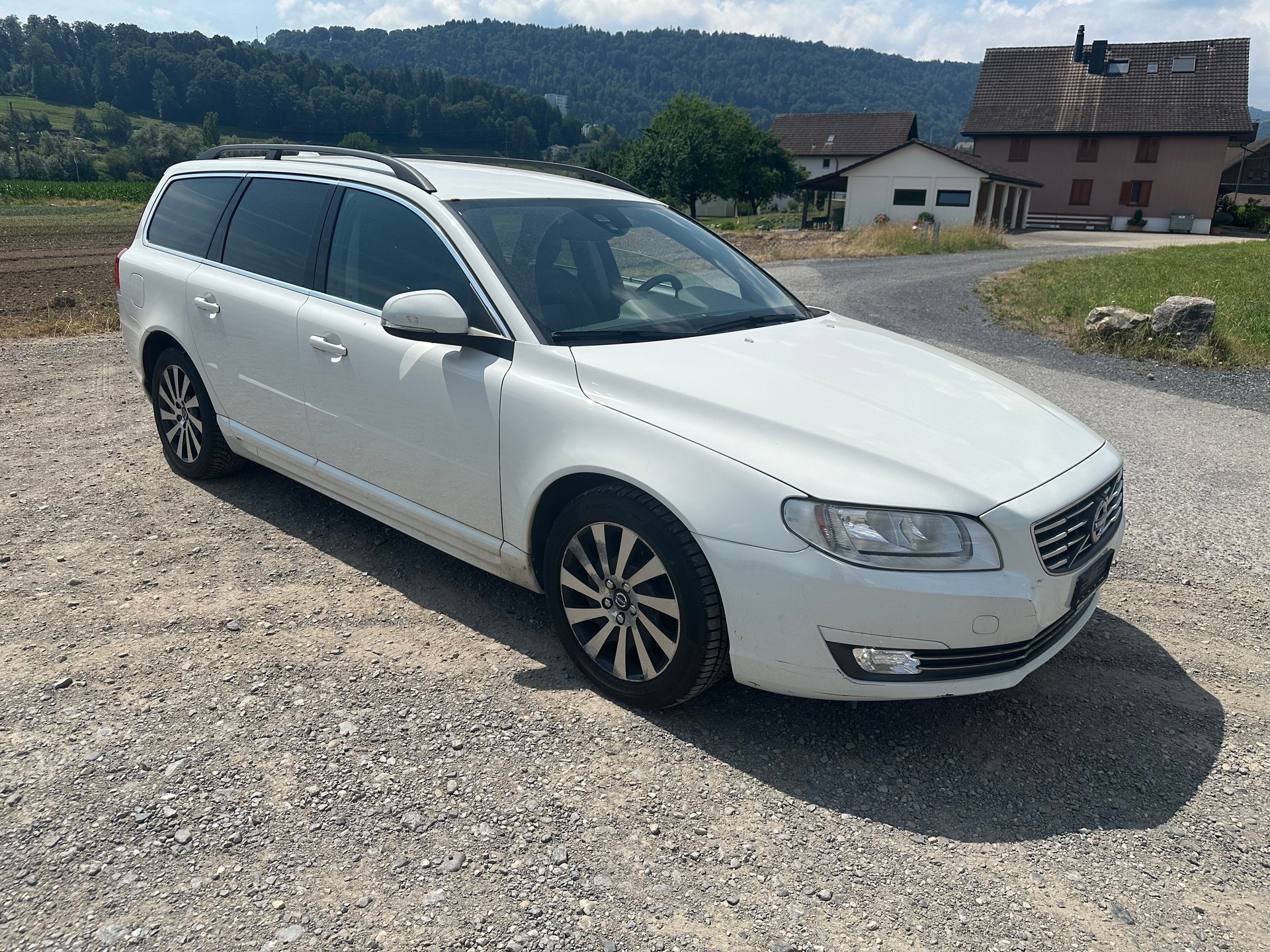 VOLVO V70 D3 Summum Dynamic Edition-image-15