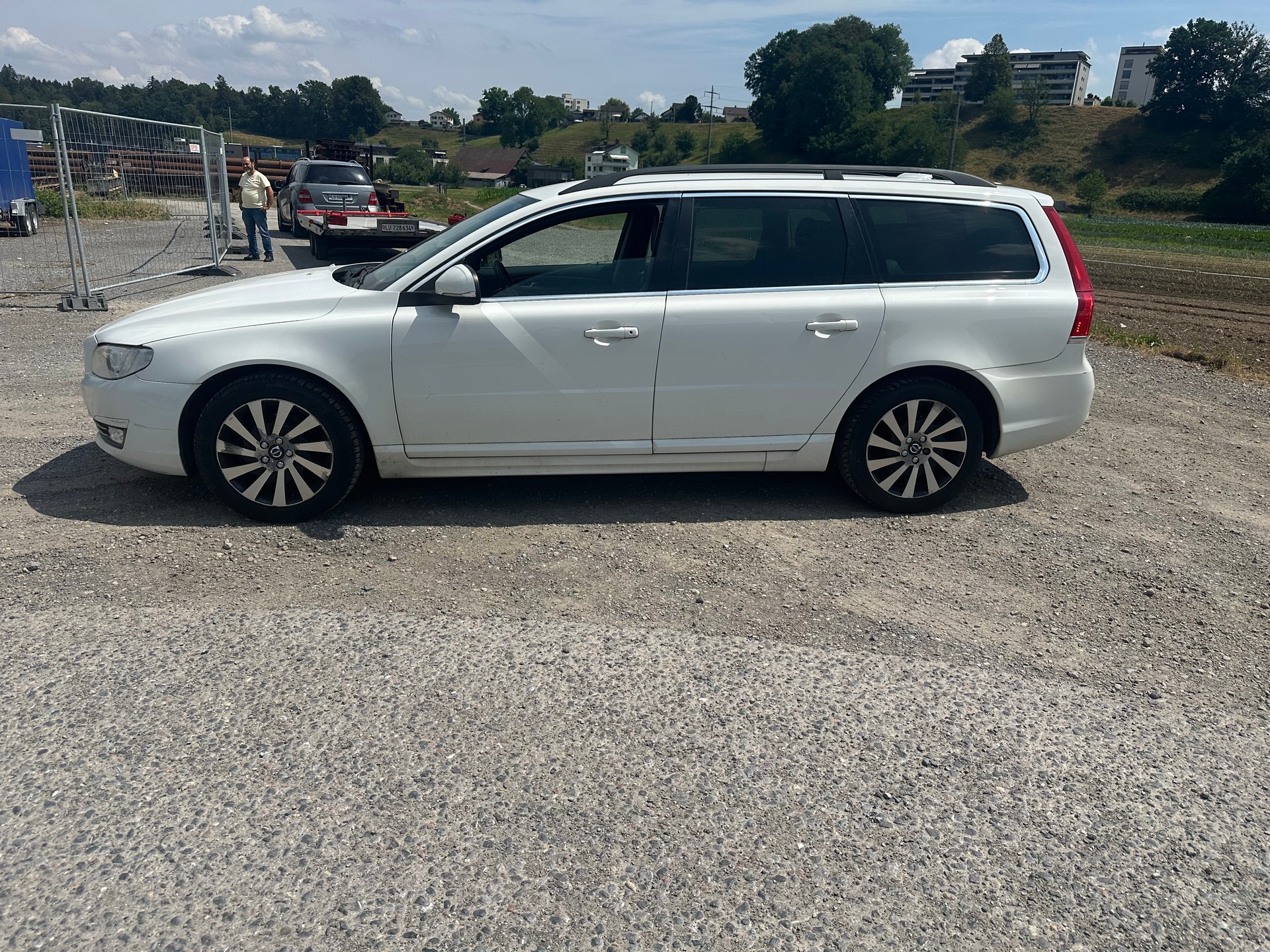 VOLVO V70 D3 Summum Dynamic Edition-image-1
