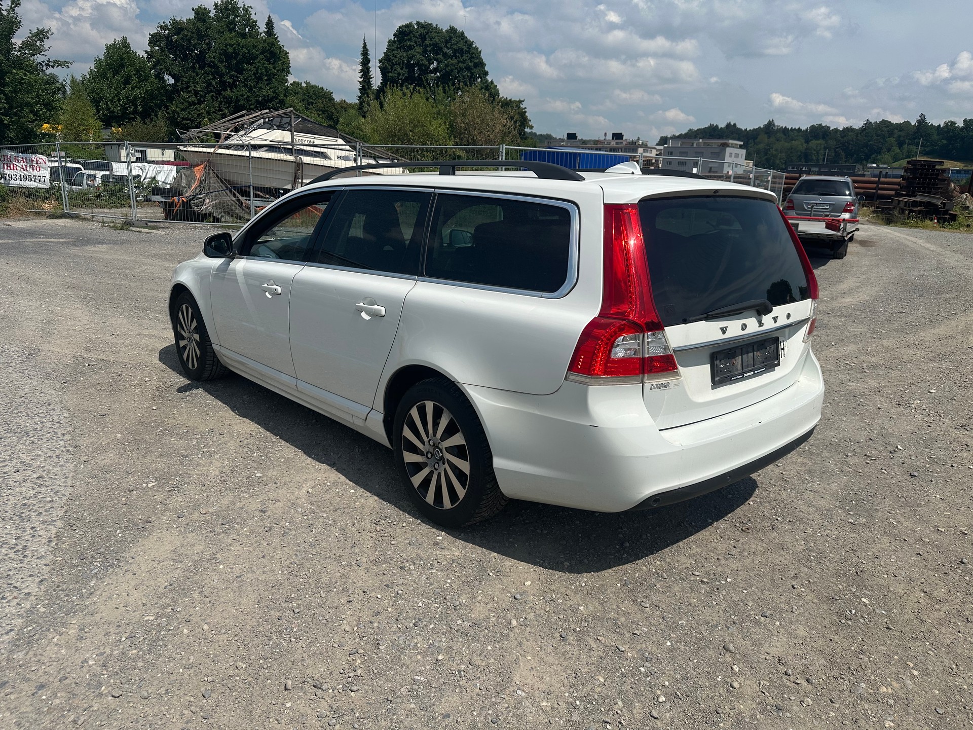 VOLVO V70 D3 Summum Dynamic Edition-image-7