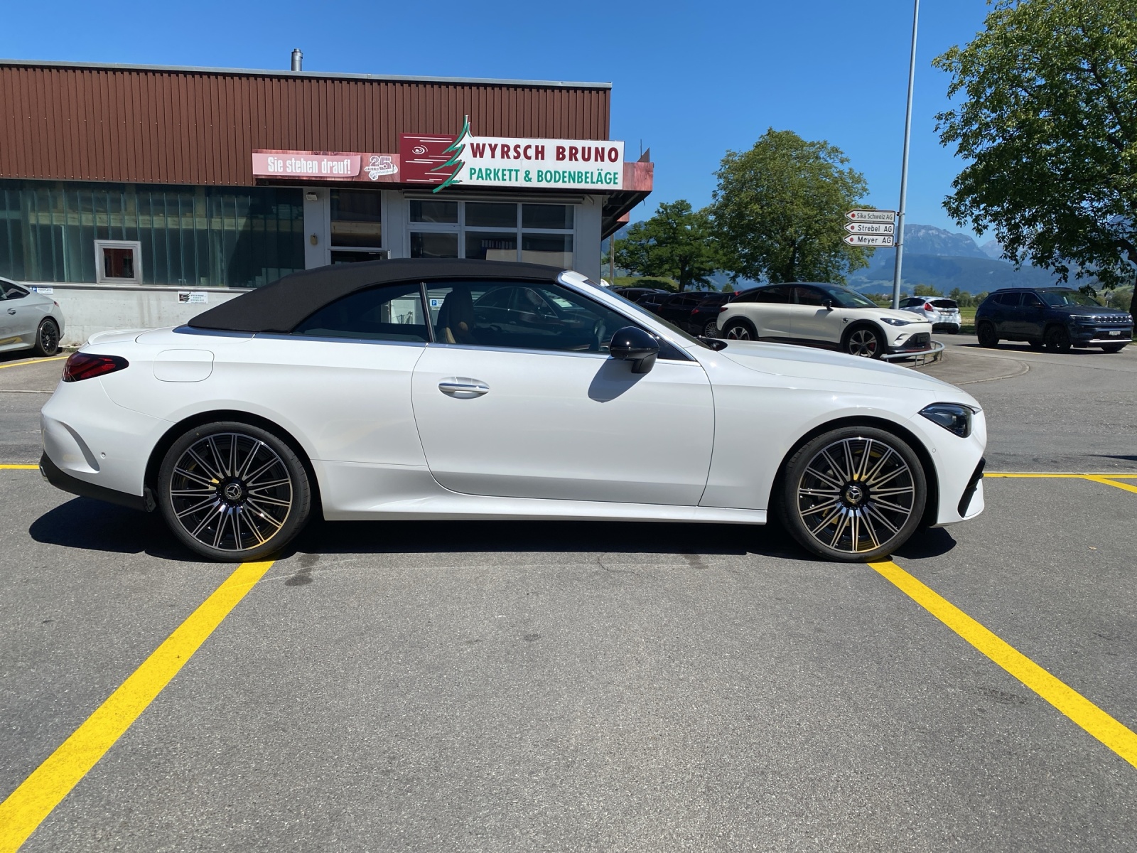 MERCEDES-BENZ CLE 200 Cabrio 4Matic 9G-Tronic-image-14