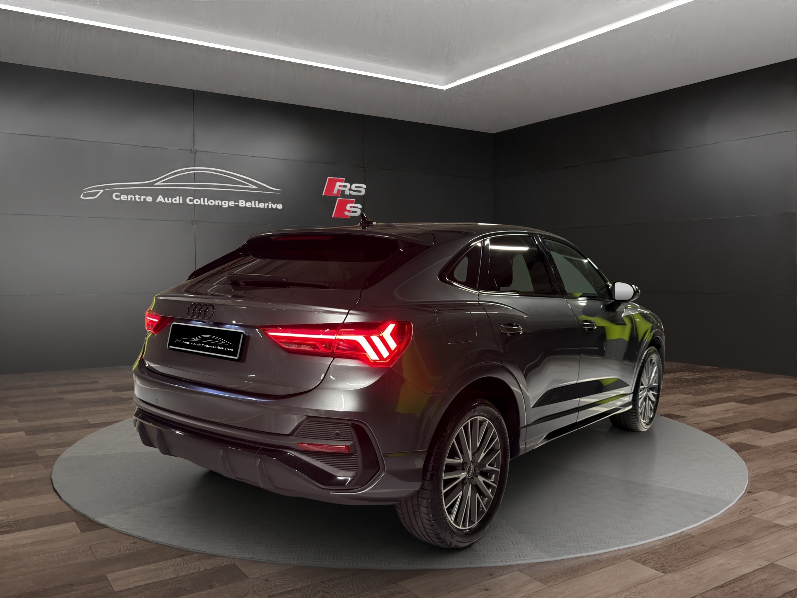 AUDI Q3 Sportback 35 TFSI S line Attraction S-tronic-image-4